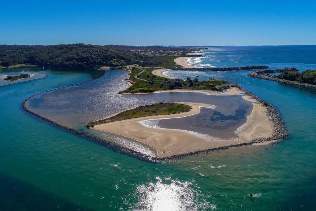 Cooringle by the Sea