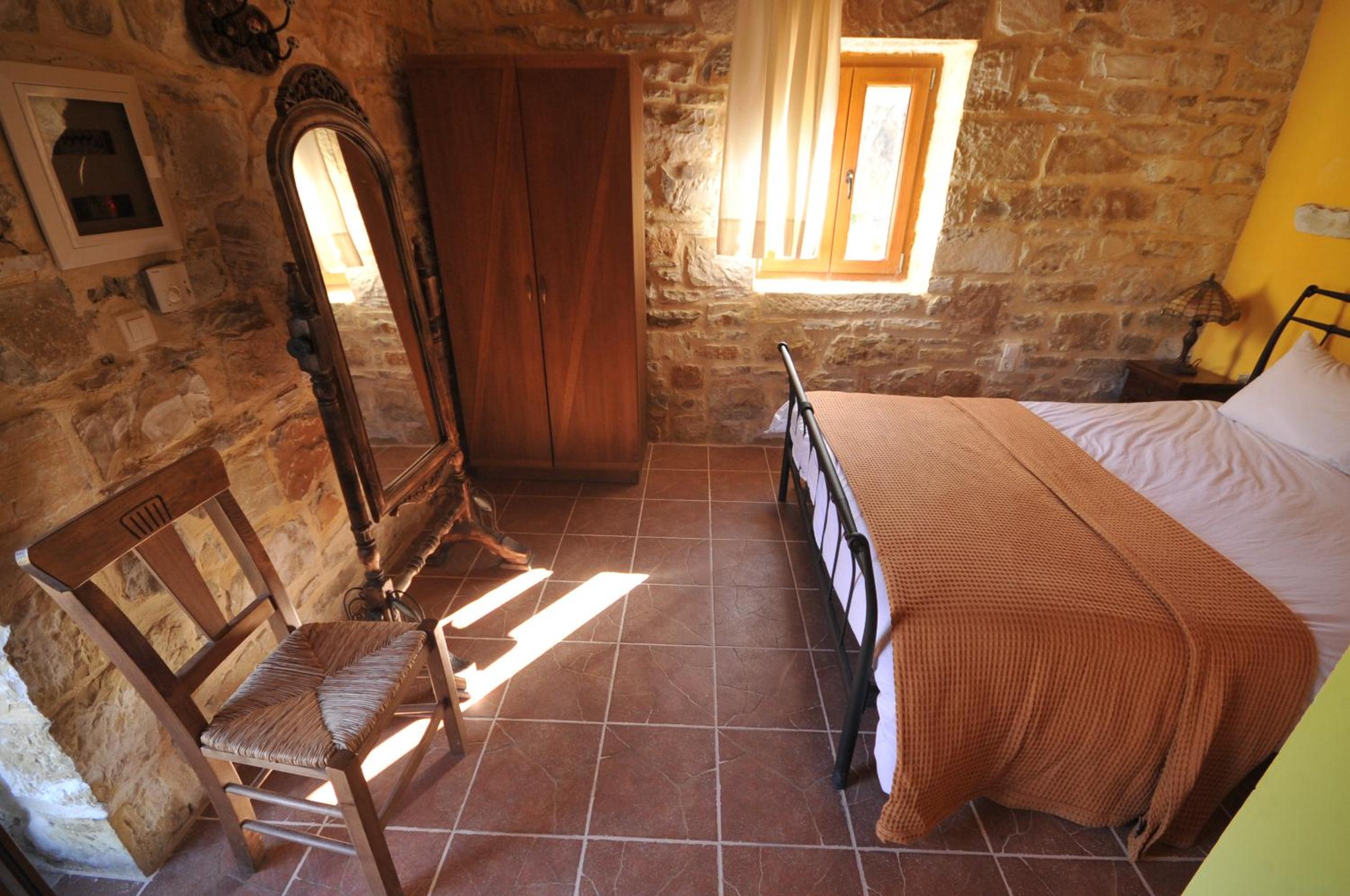 Akros Oreon Apartment Voliares
