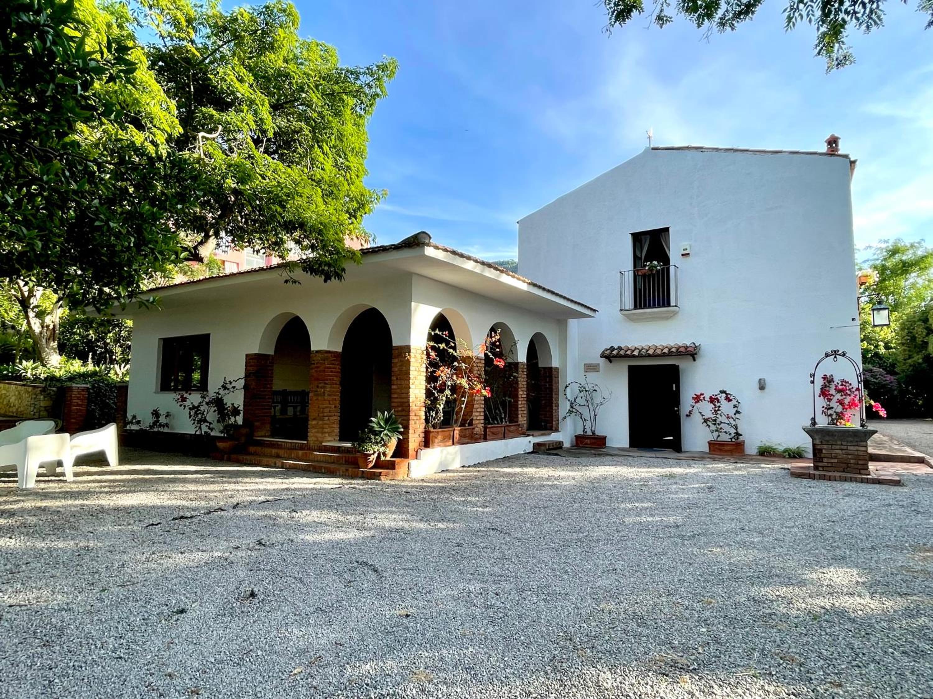 Stunning Property with Private Pool in Cefalù view 2
