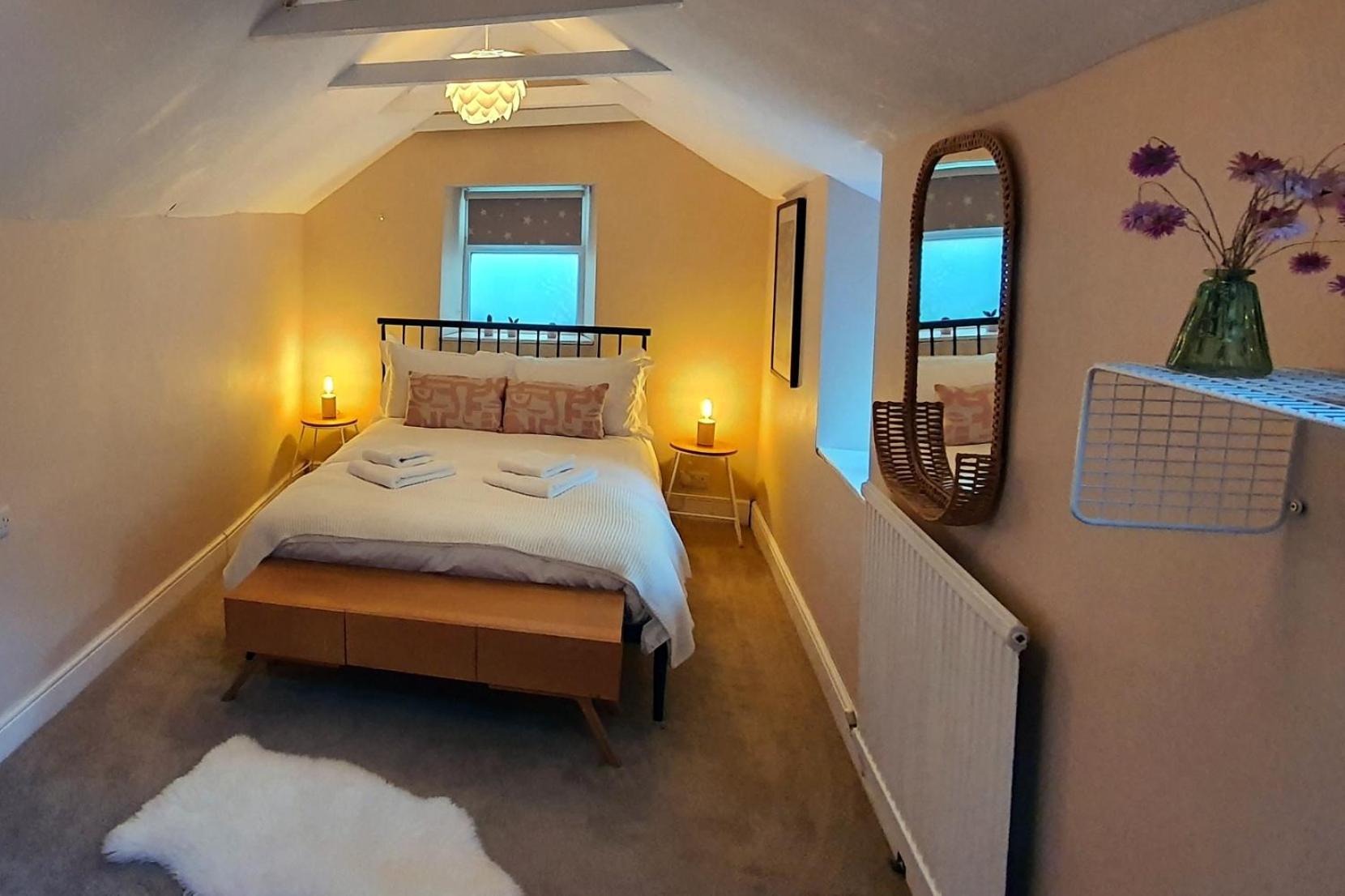 Bakers Yard Cottage, Bonsall, Peak District view 5