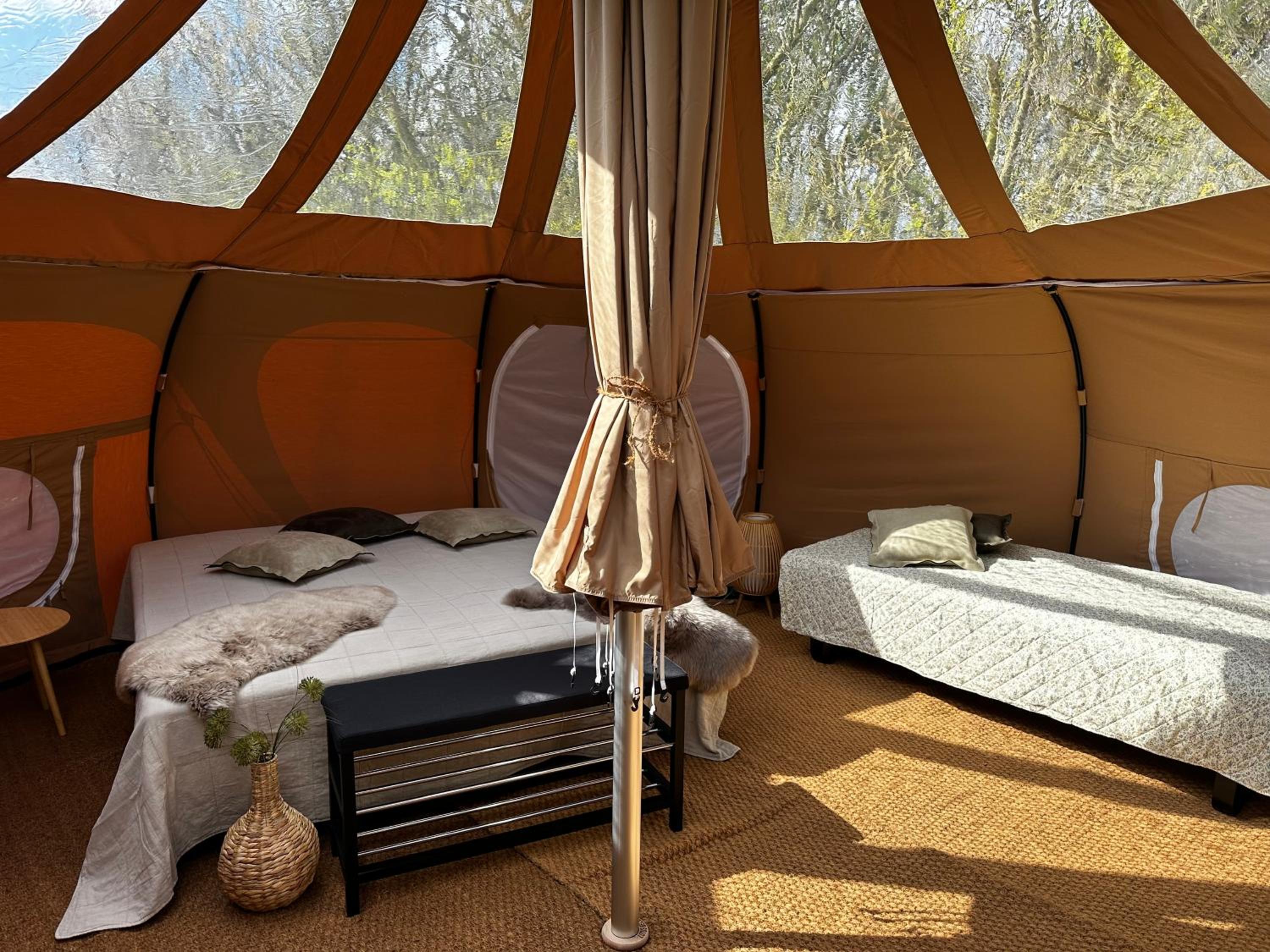 Romantic Luxus Glamping 1 view 3