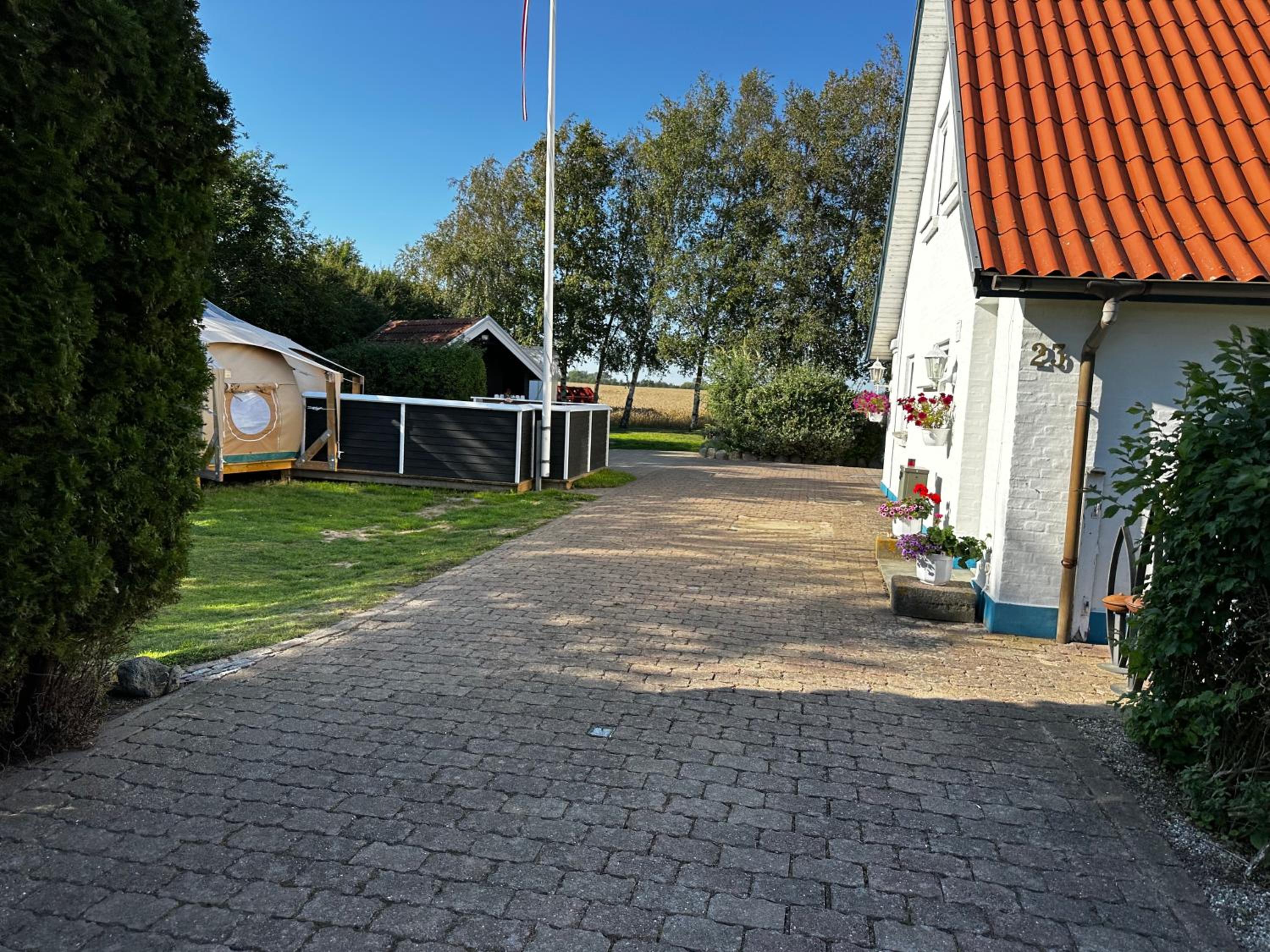 Photo 13