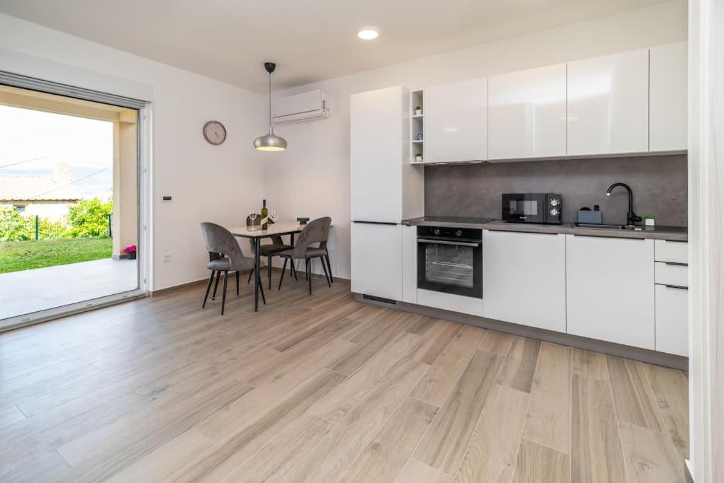 Apartmani Krtica 1 view 5