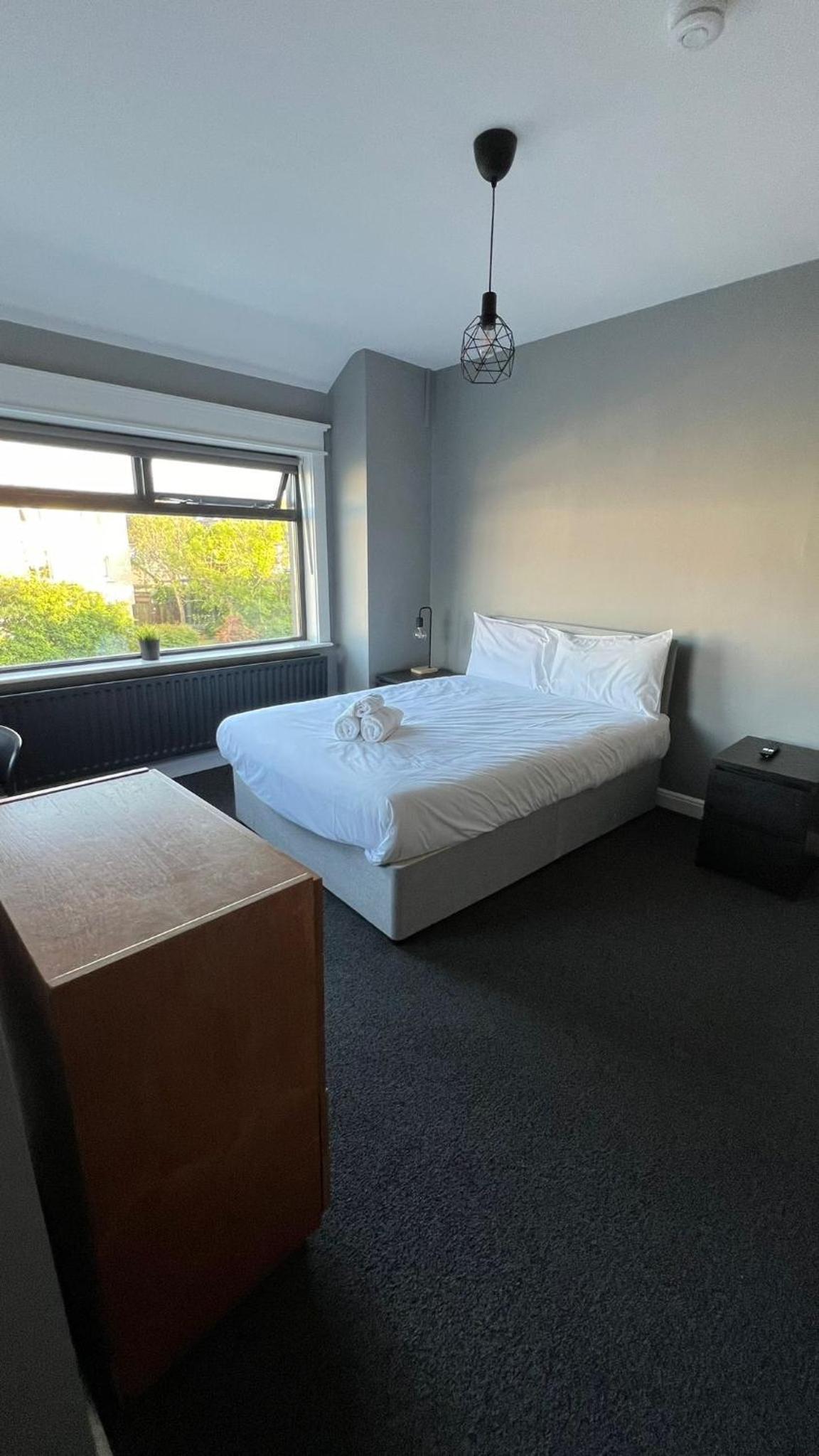 Twelve - Boutique Guest House -Galway City Centre -6 Bed En-Suite - Free Parking view 5