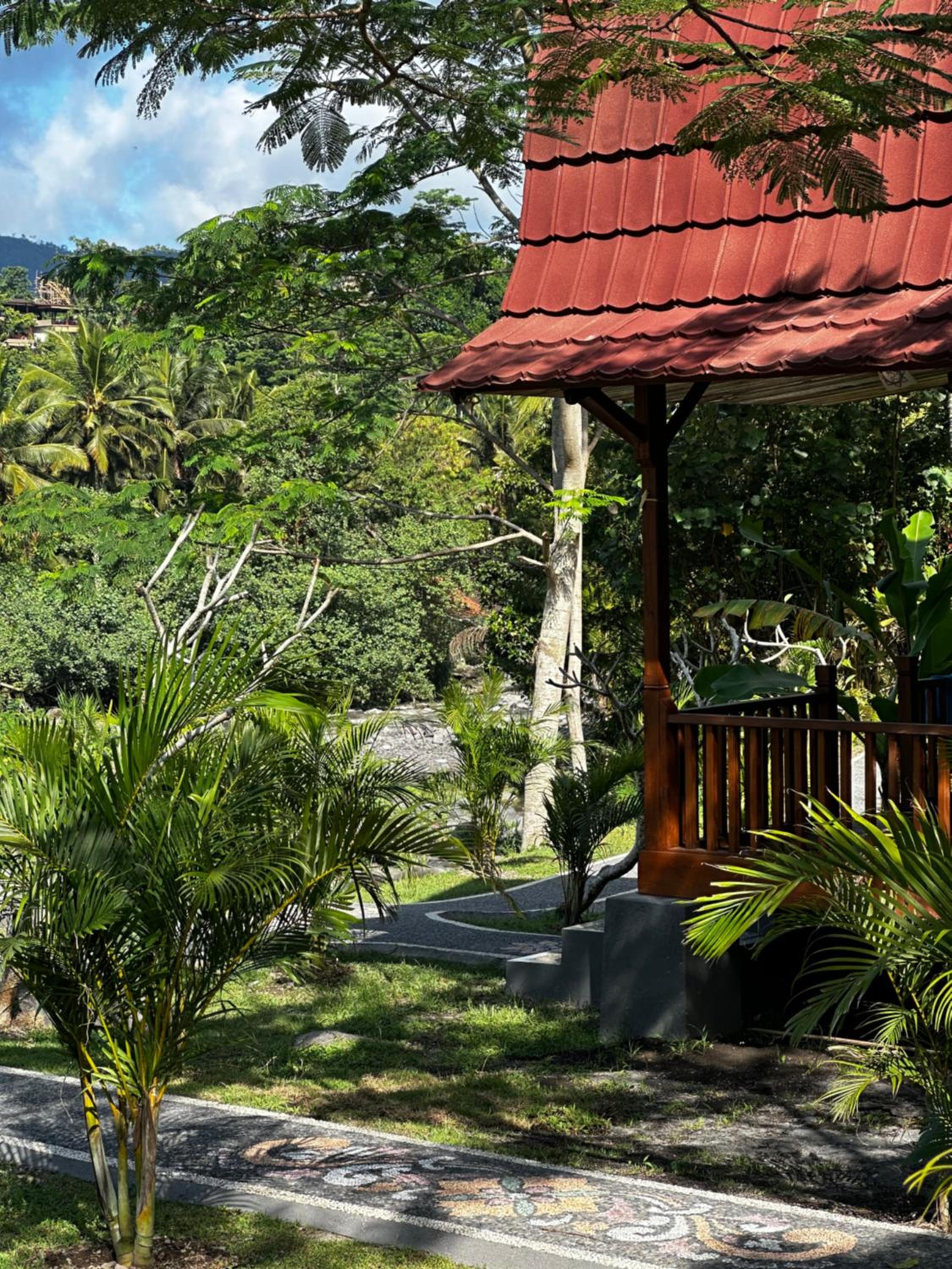 Villa Joglo tepi sungai