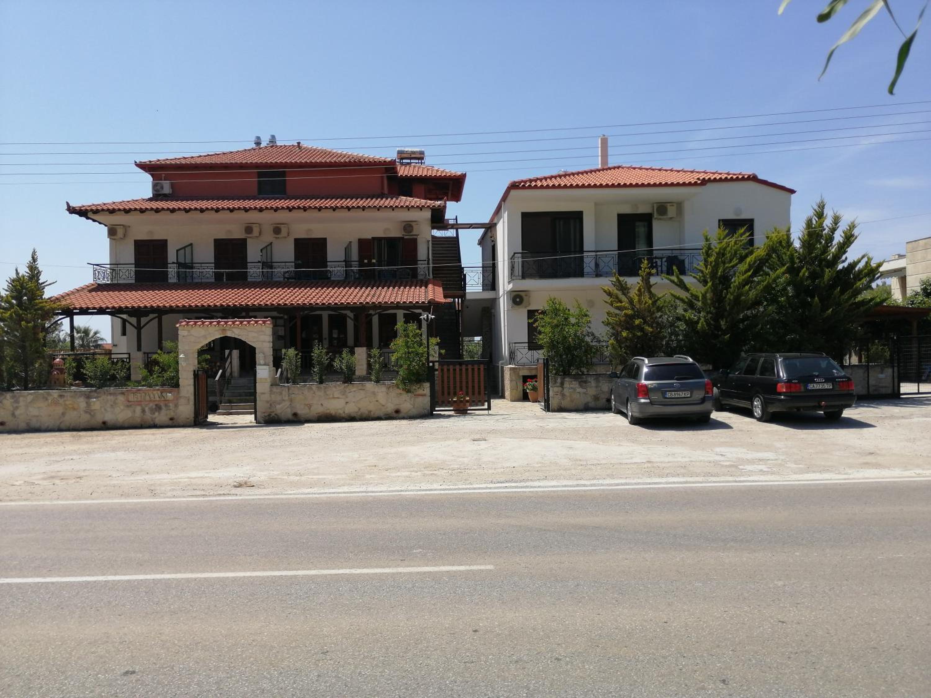 Petradaki Apartments