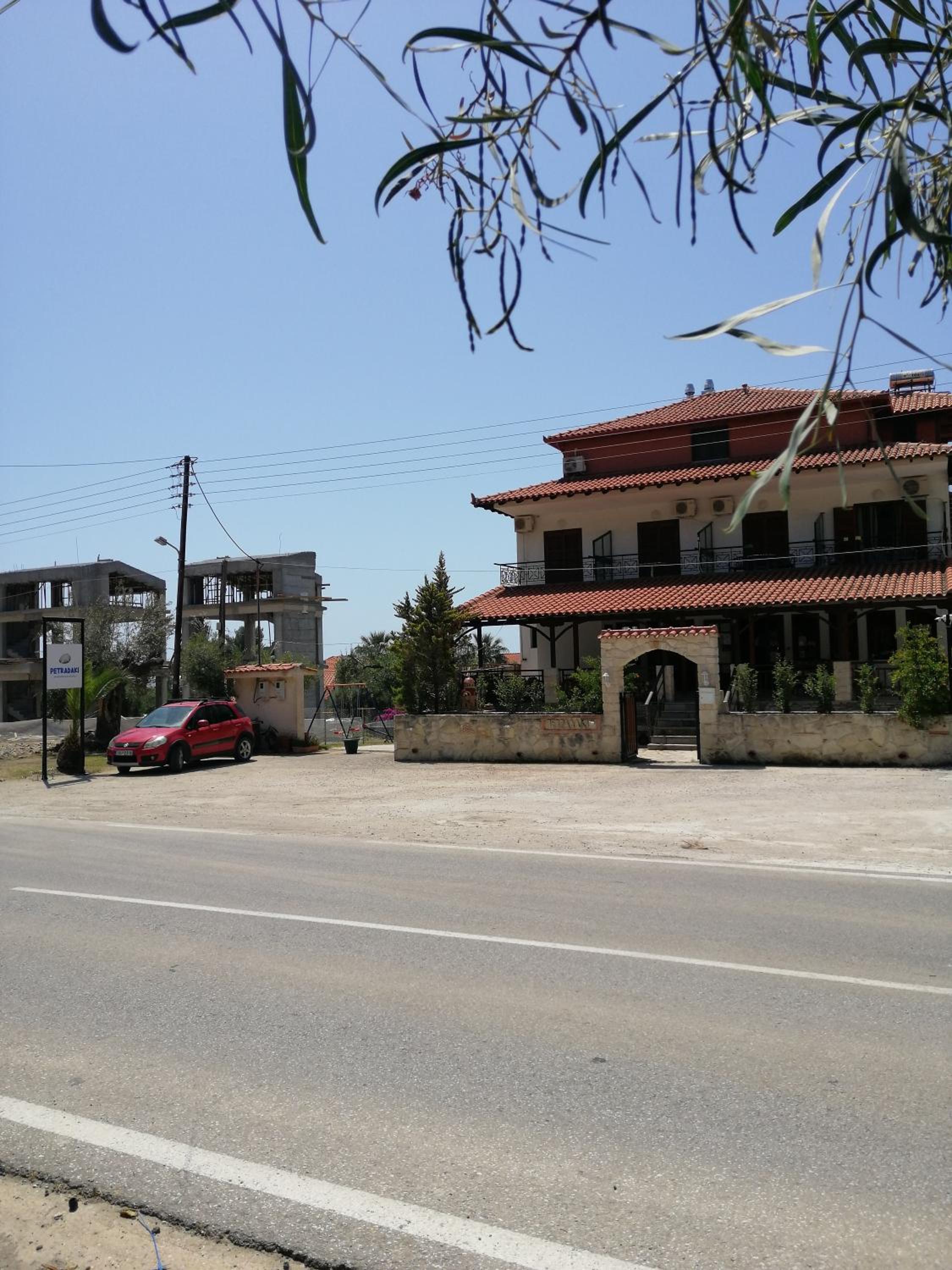 Petradaki Apartments