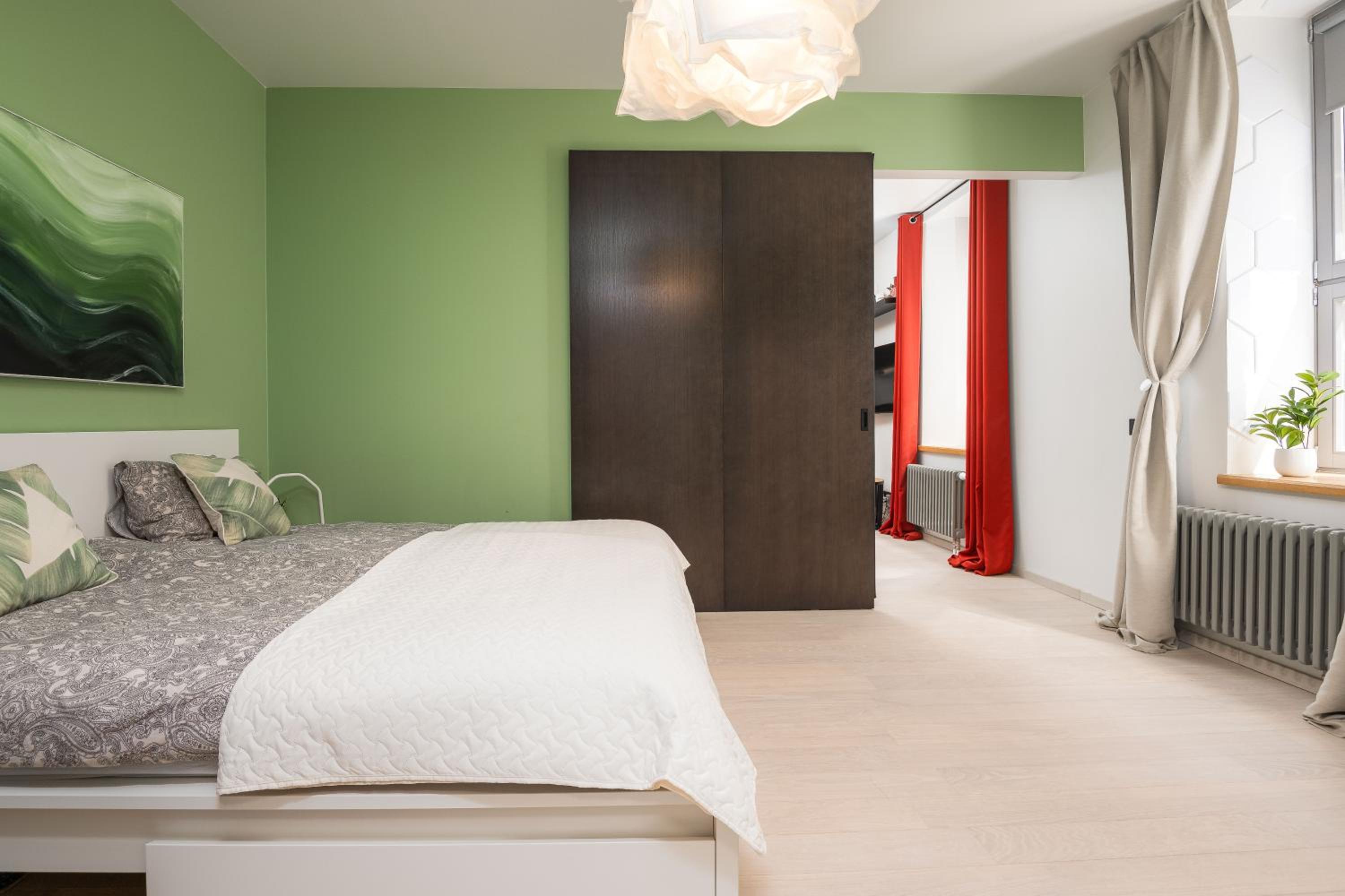 Spacious and Modern City Centre Deluxe Entire Flat for business and holiday