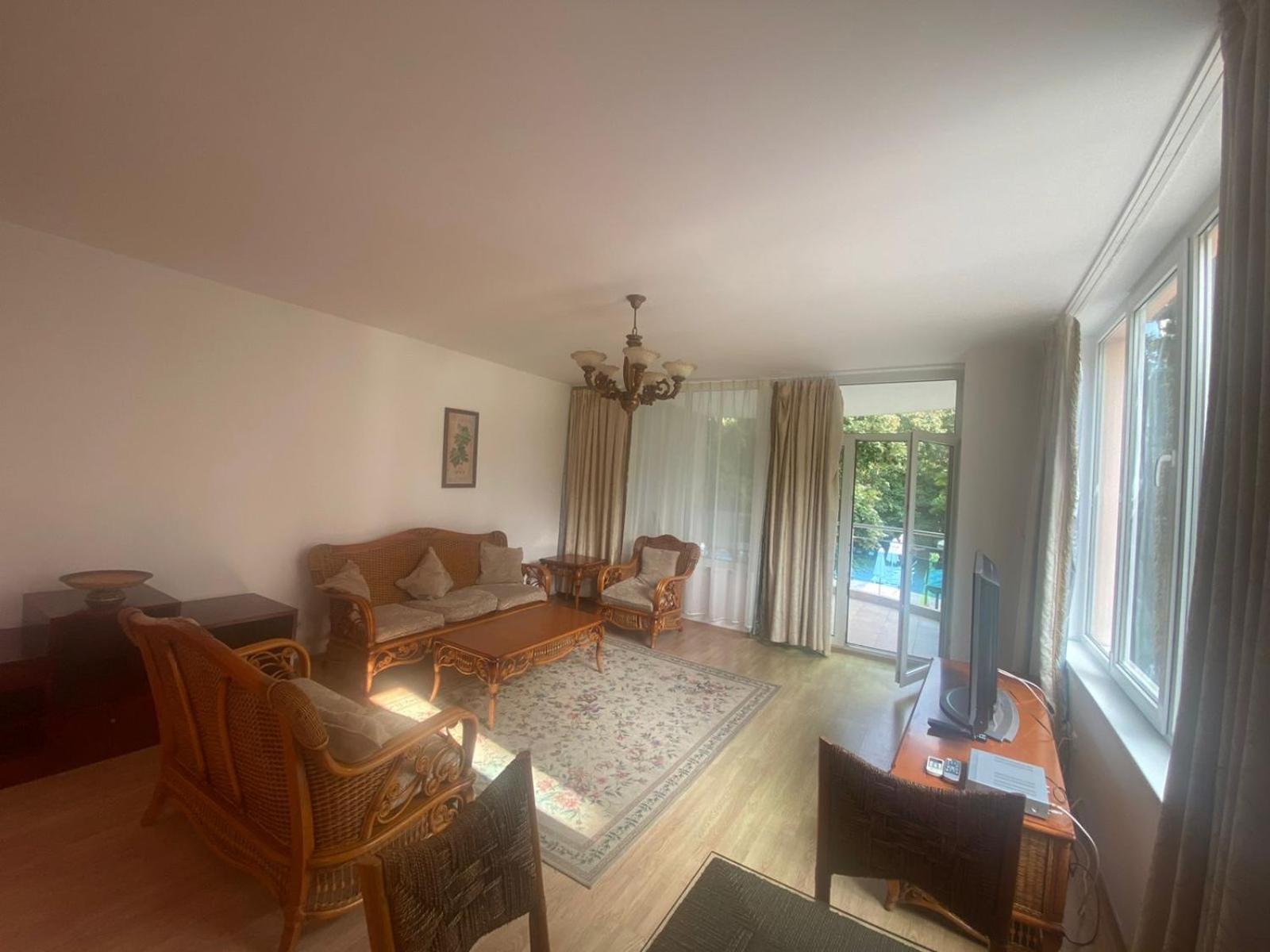 Oasis Suites Apartments and Studios