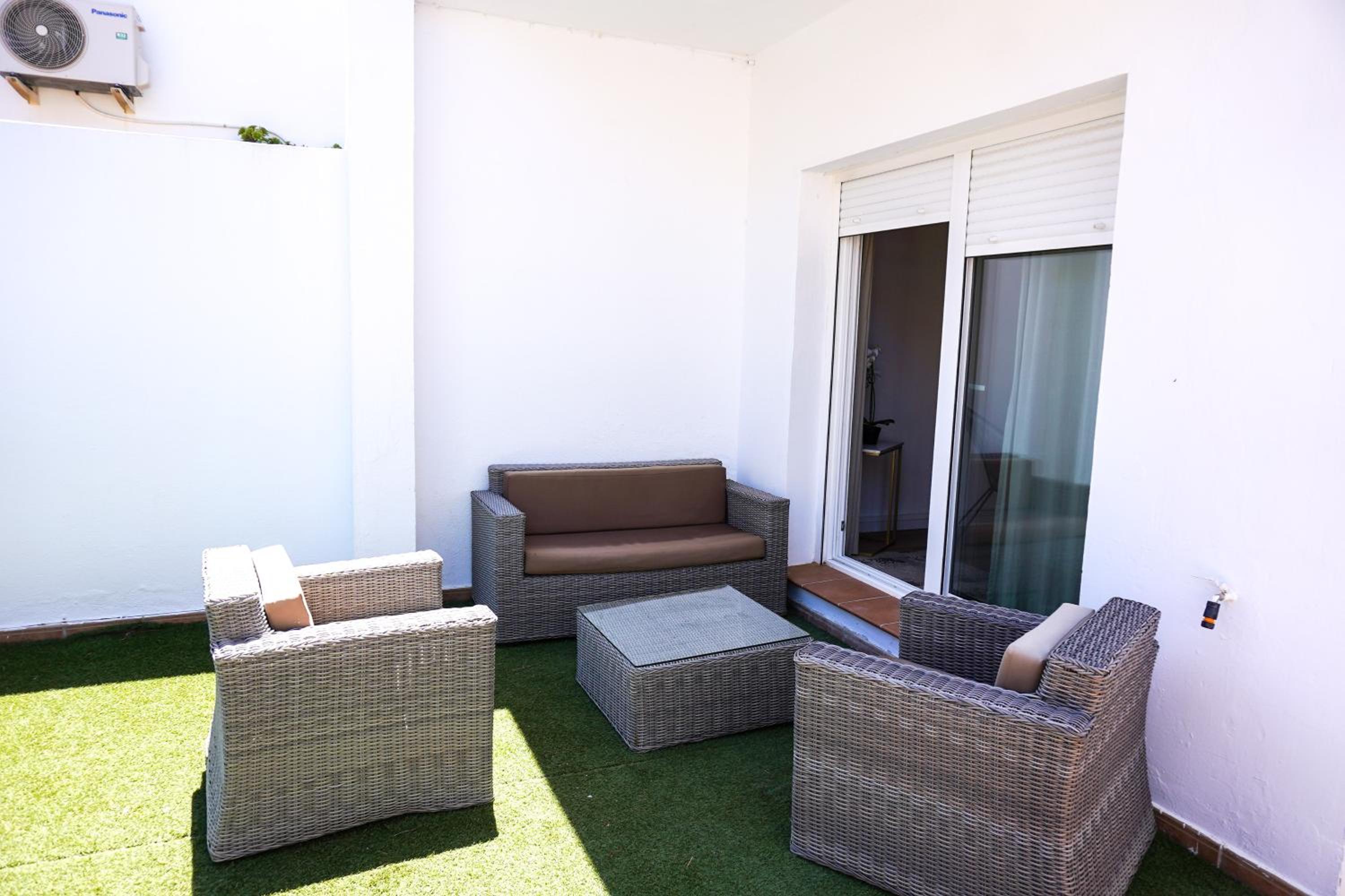 Tarifa Family House 5 min walk to the beach and old town view 2