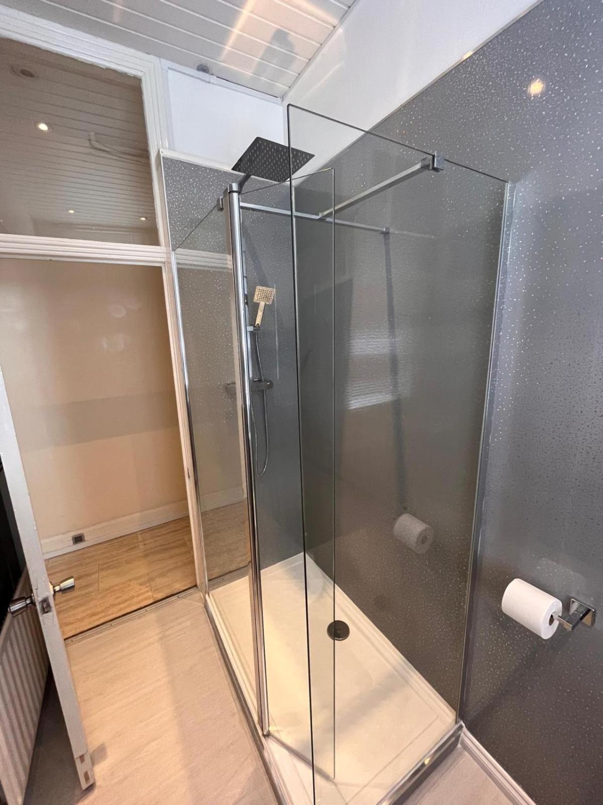 4 bedroom apartment ground floor for up to 7 guests