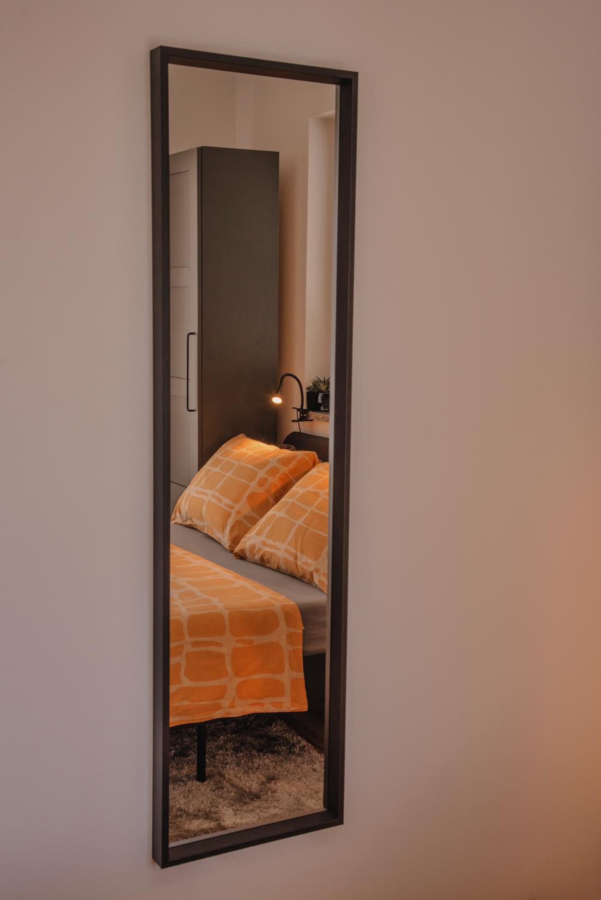 ULA LA - stylish boutique apartment & free parking view 2