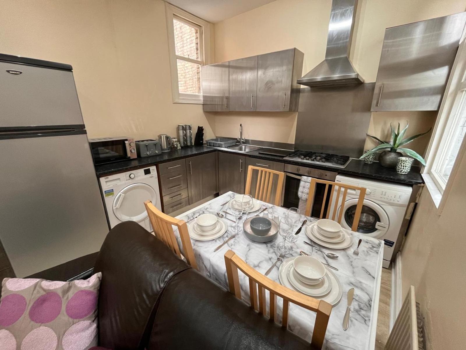 4 bedroom apartment ground floor for up to 7 guests