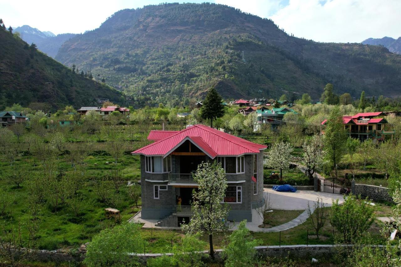 BnBBuddy Luxury Heritage Villa in Shirar Kullu Manali view 2