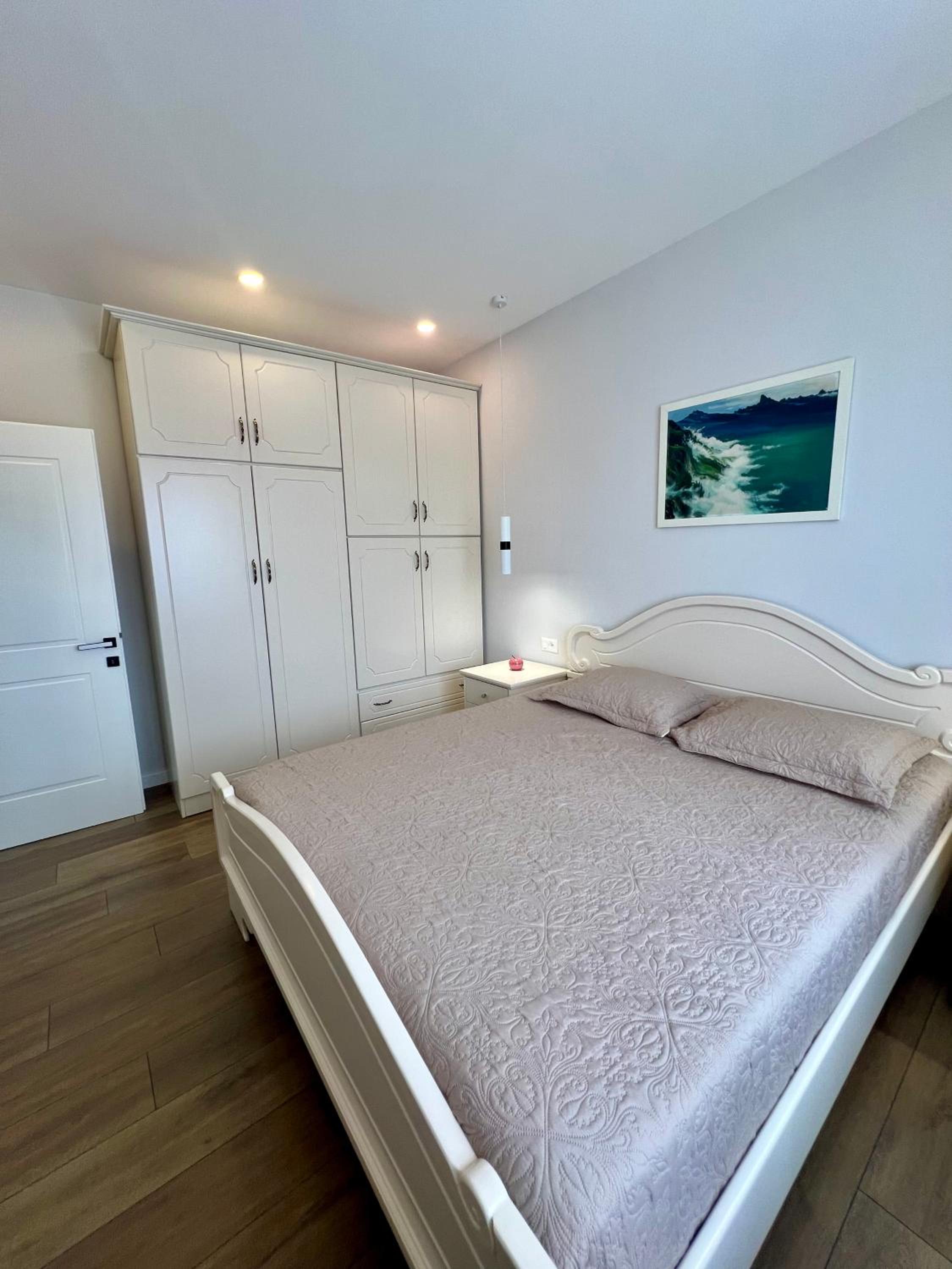 Modern ArtDeco Apartment Korca CityCenter 2 photo 4