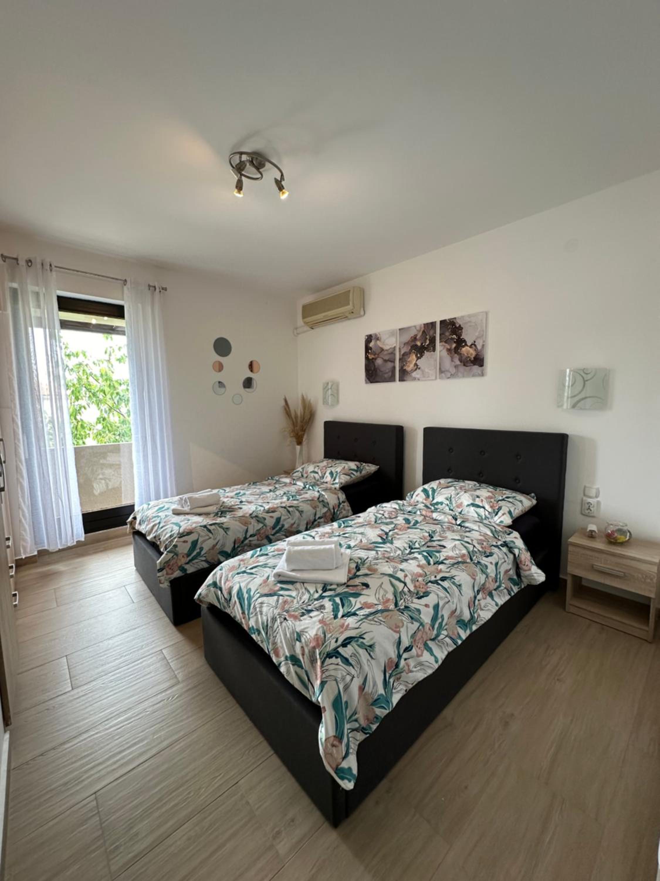 Apartment Karolina - green oasis with free parking