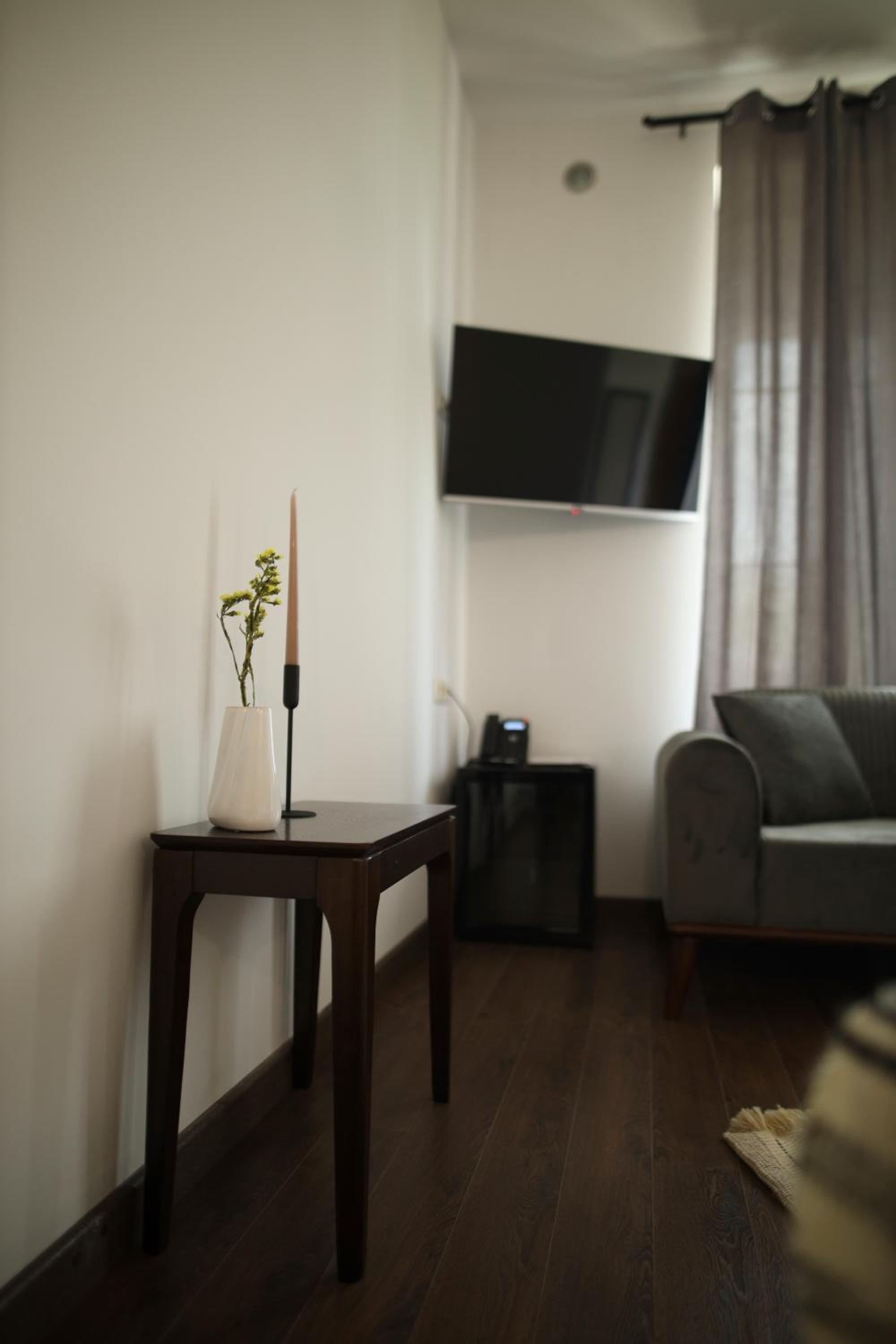 REDROOF Goris Boutique Hotel