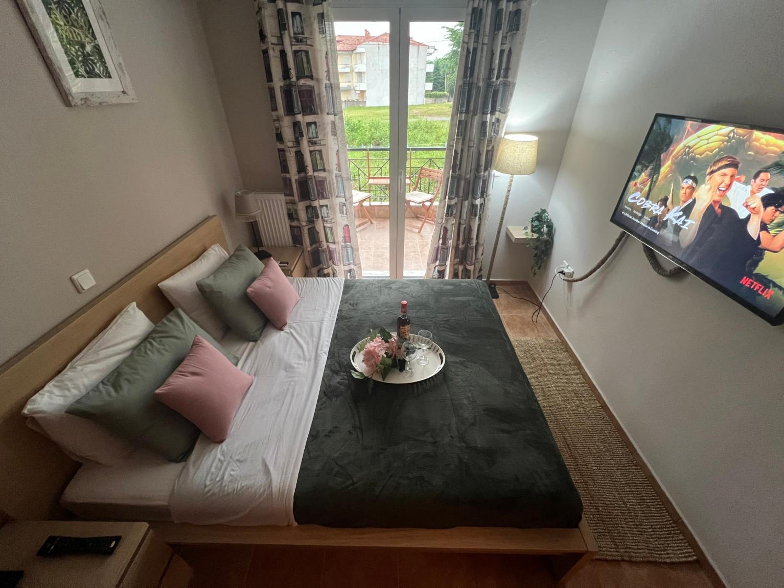 Olympus cozy apartment photo 2