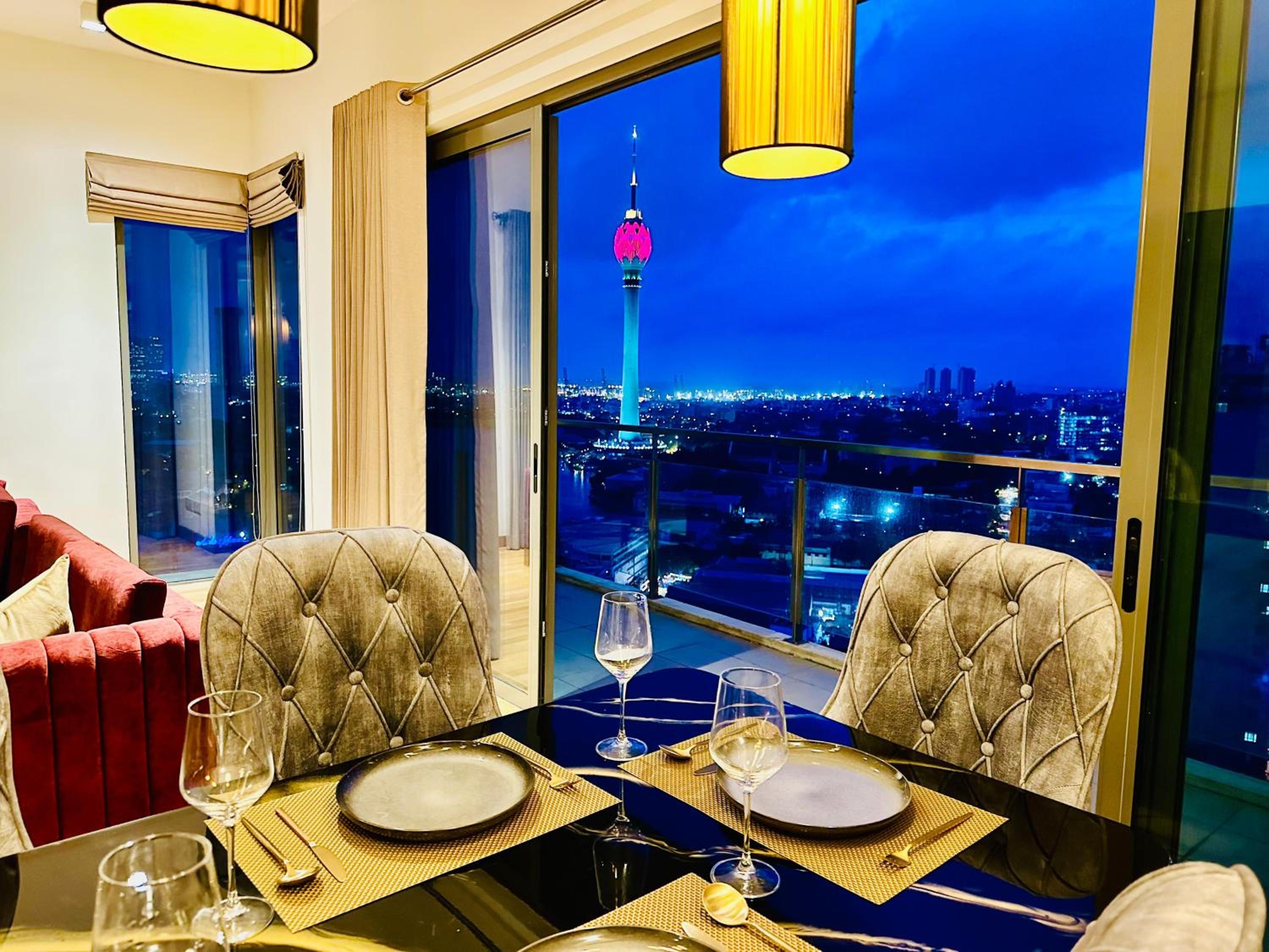 Luxury apartments- Luna Tower 447 view 5
