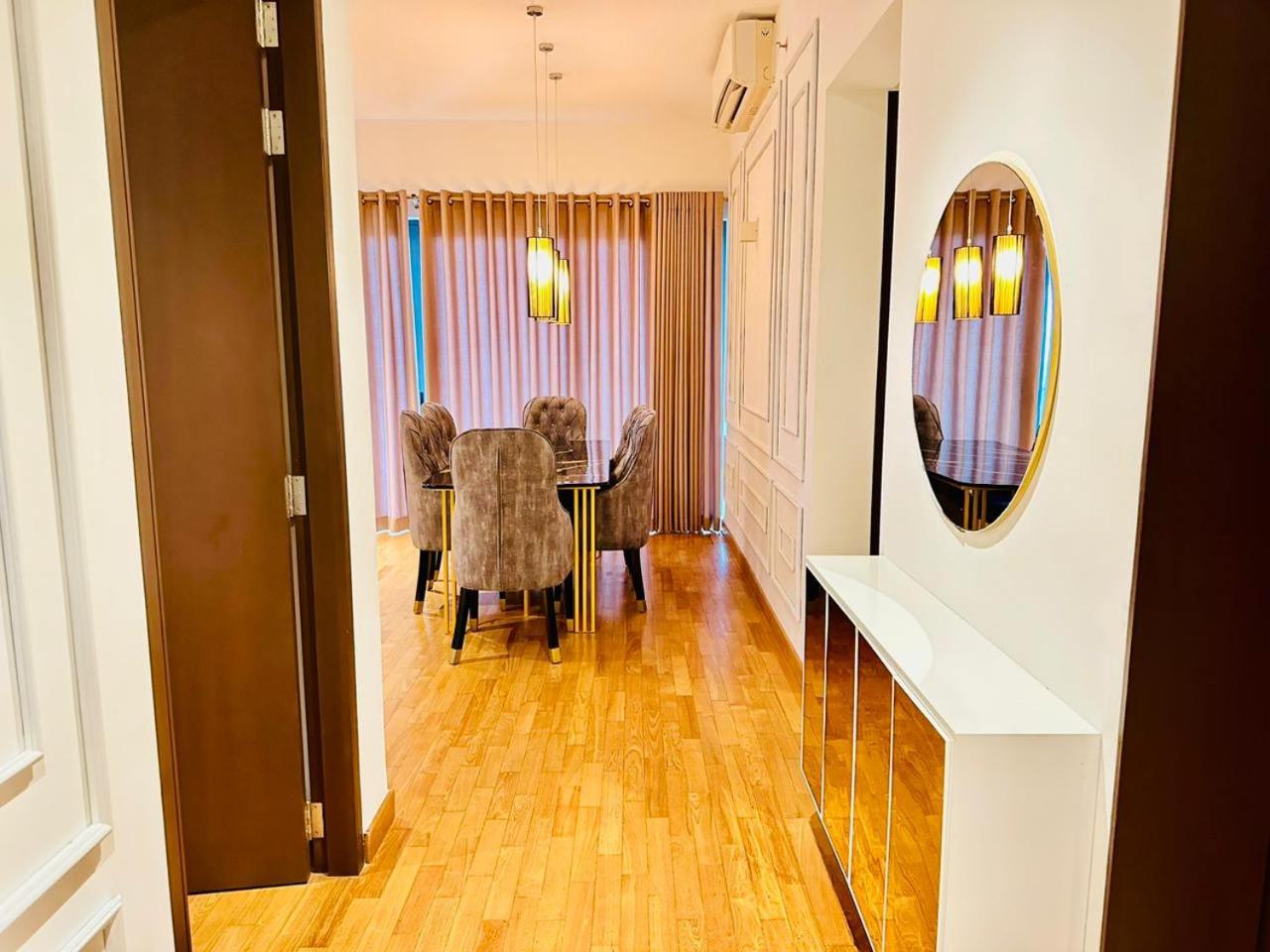 Luxury apartments- Luna Tower 447 view 2