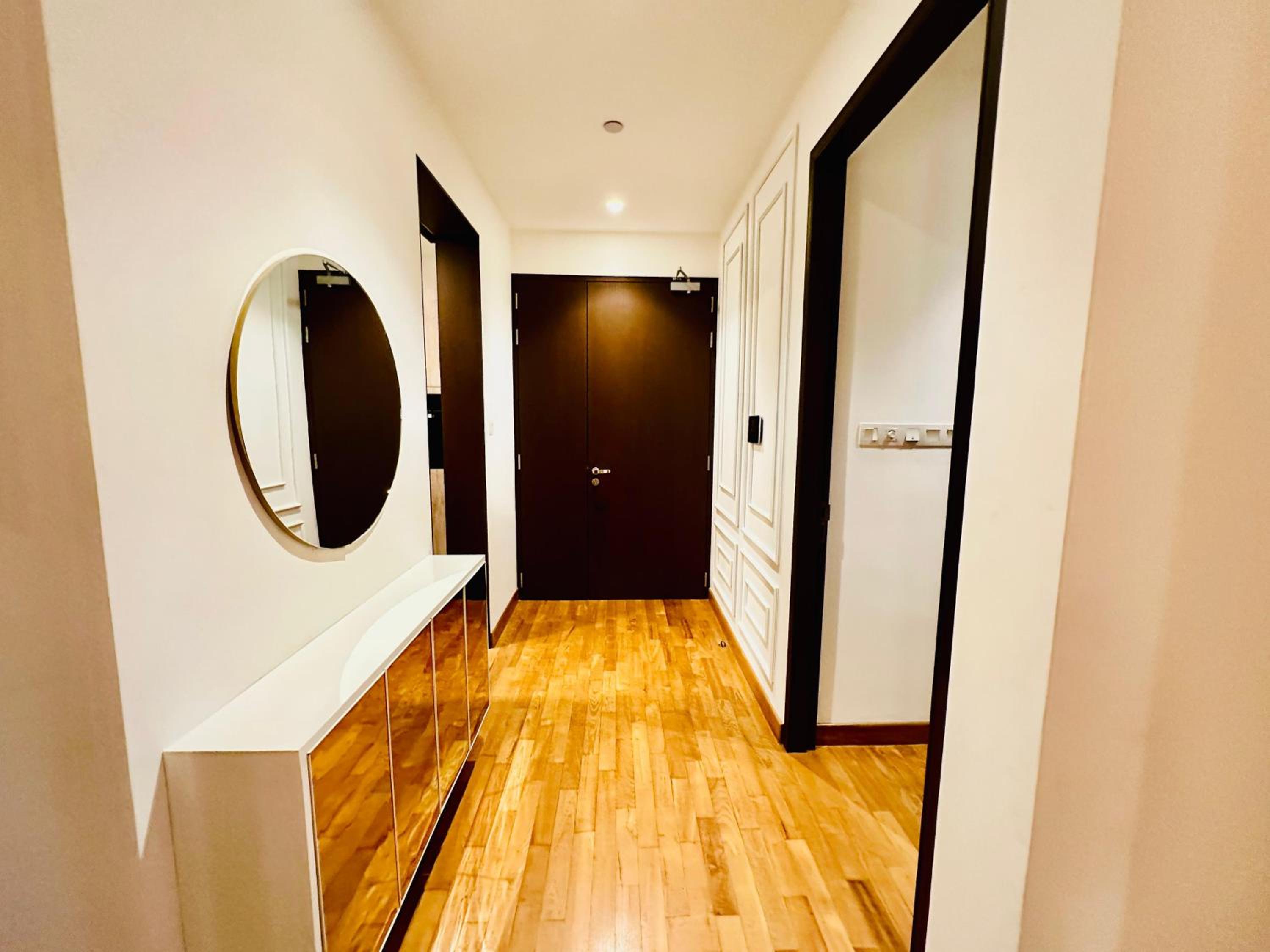 Luxury apartments- Luna Tower 447 view 3