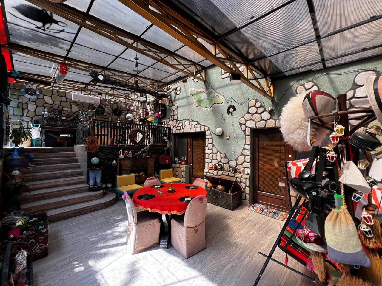 Qilimcha's Guesthouse & Art-Stay