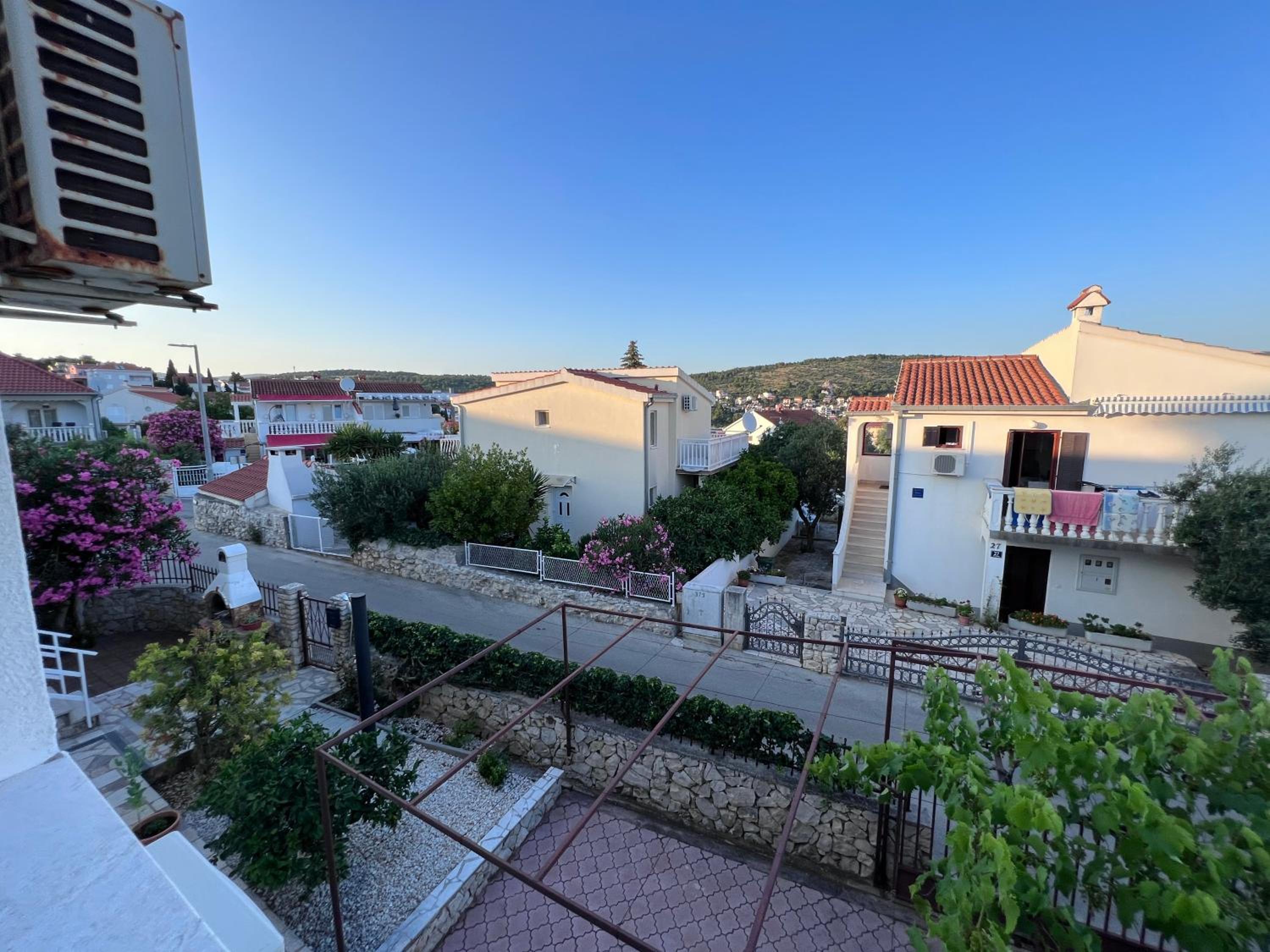 Old and cute renovated house 100m from the sea view 4