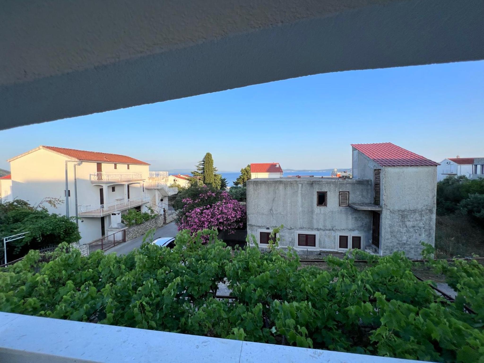 Old and cute renovated house 100m from the sea view 3