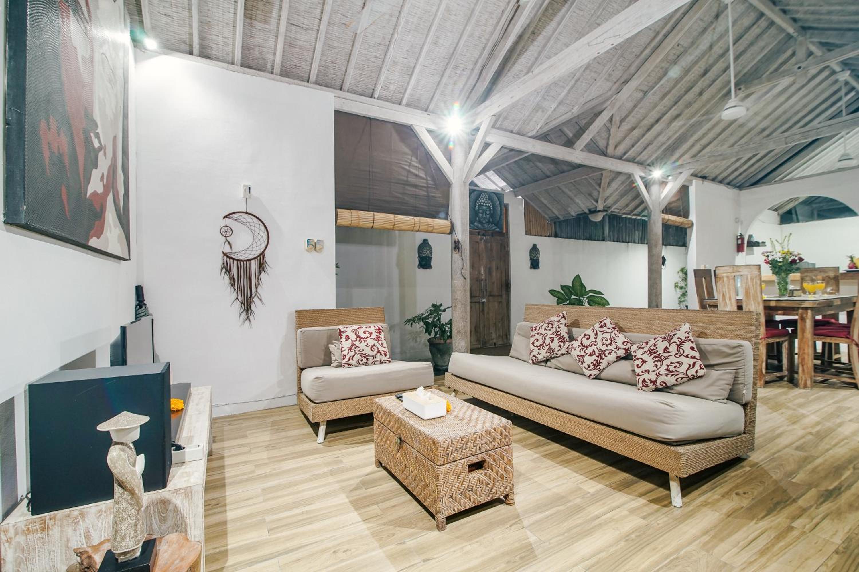 Villa Laksmana 1 view 4