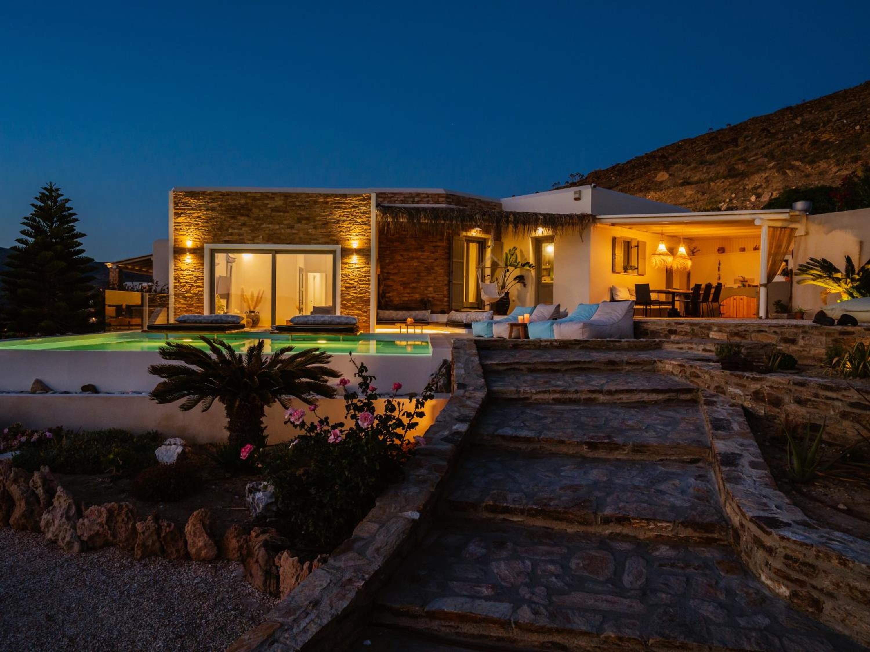 Hotel Youtopia Ios Villas - Image 1