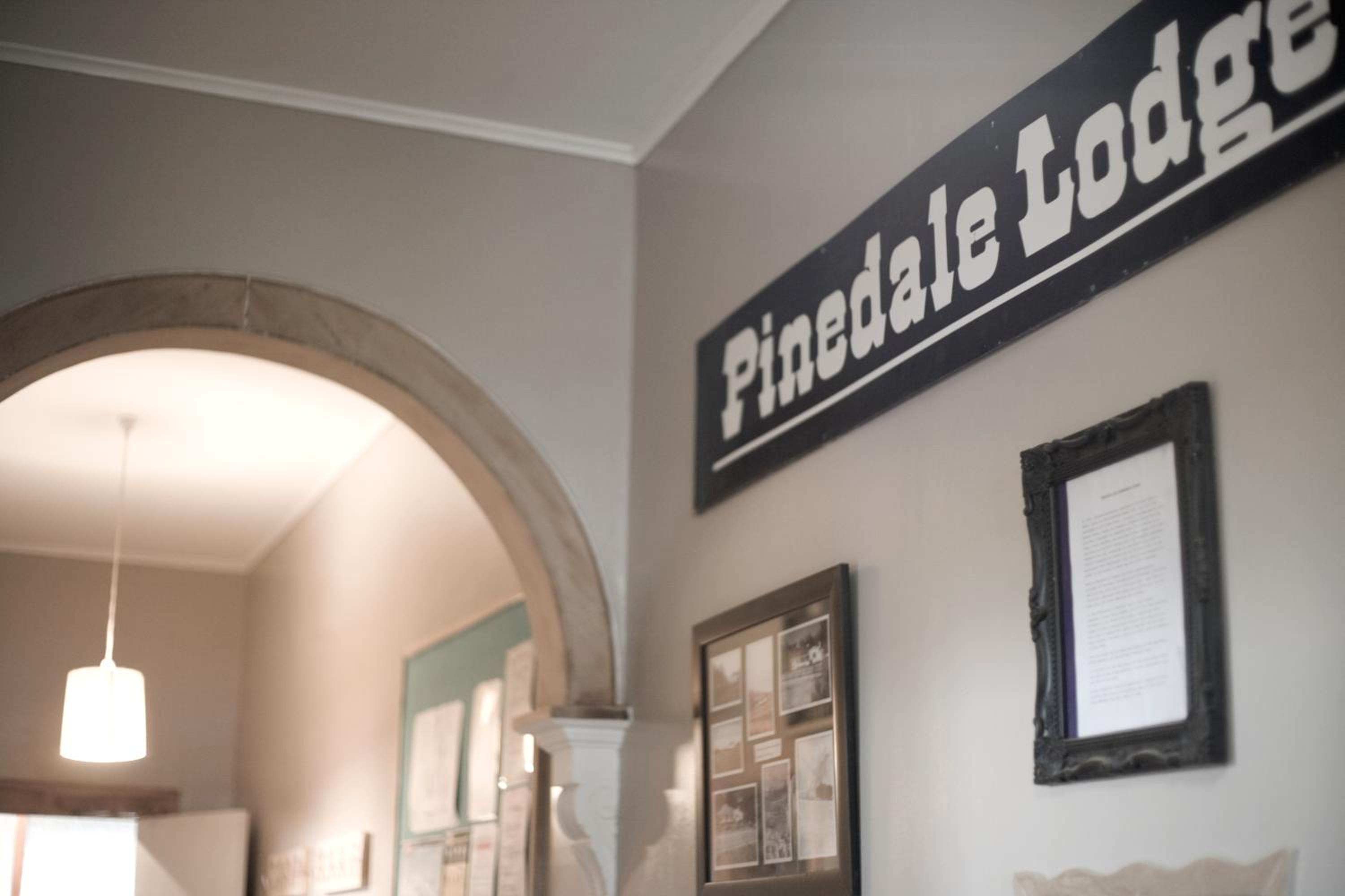 Pinedale Lodge & Apartment