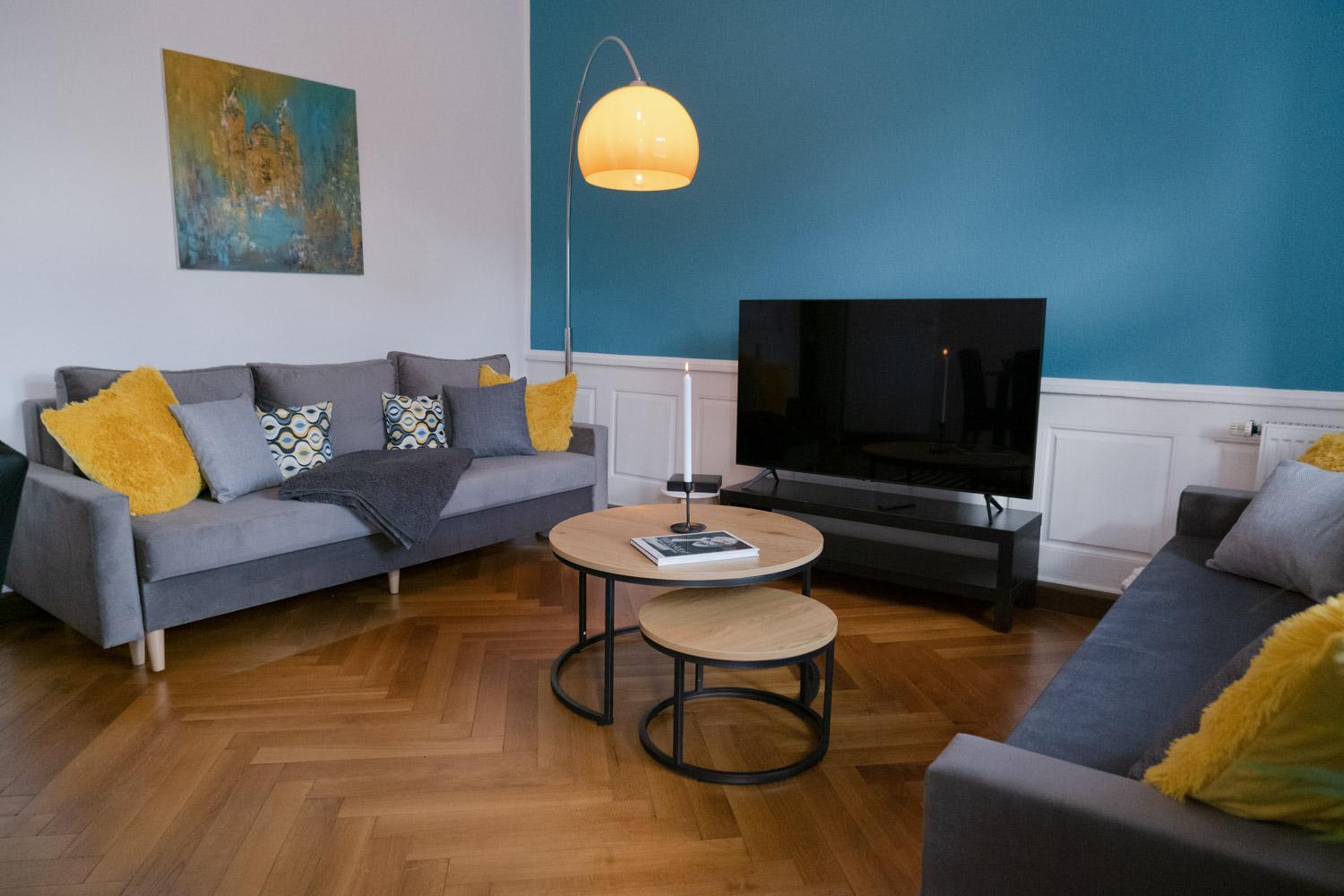 BELLA - Business&Family - 2 Zimmer direkt neben Schloß, Parkplatz, SmartTV, Netflix, Waschmaschine, 24h Checkin, 71qm, Kingsizebett, Hotelbettwäsche