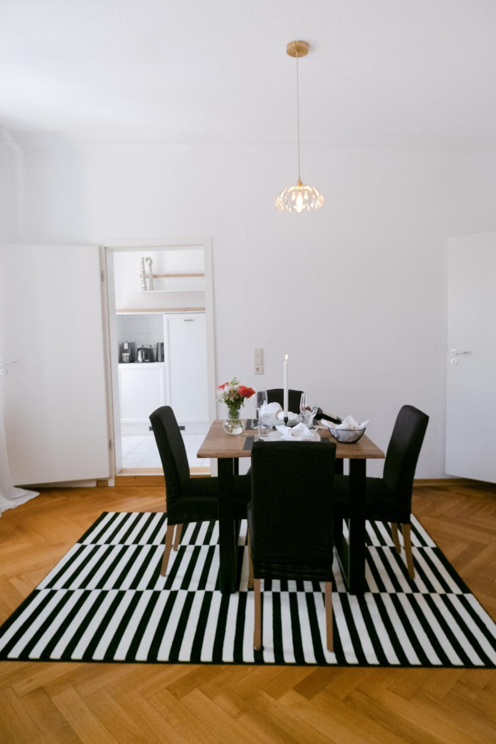 BELLA - Business&Family - 2 Zimmer direkt neben Schloß, Parkplatz, SmartTV, Netflix, Waschmaschine, 24h Checkin, 71qm, Kingsizebett, Hotelbettwäsche