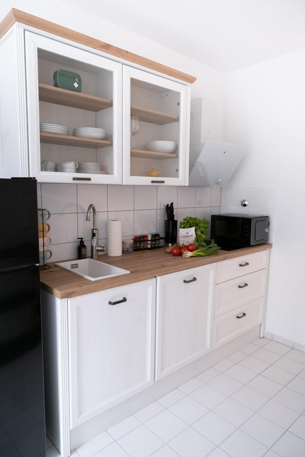 BELLA - Business&Family - 2 Zimmer direkt neben Schloß, Parkplatz, SmartTV, Netflix, Waschmaschine, 24h Checkin, 71qm, Kingsizebett, Hotelbettwäsche
