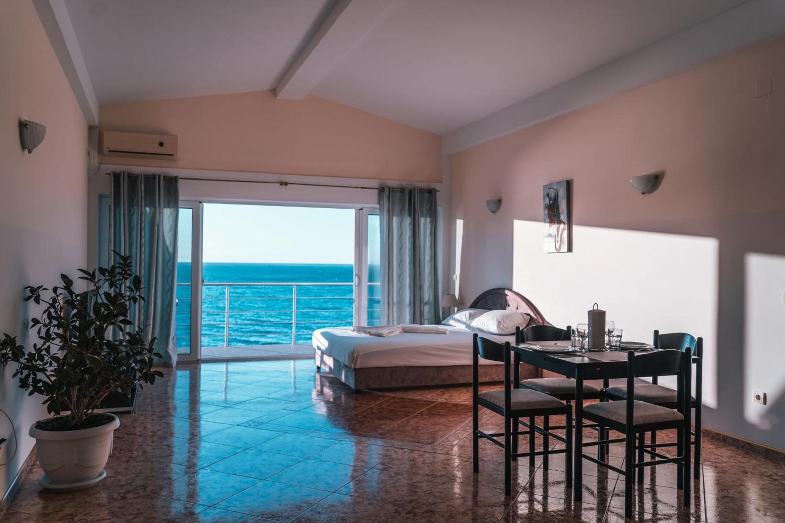 Fidel Apartments