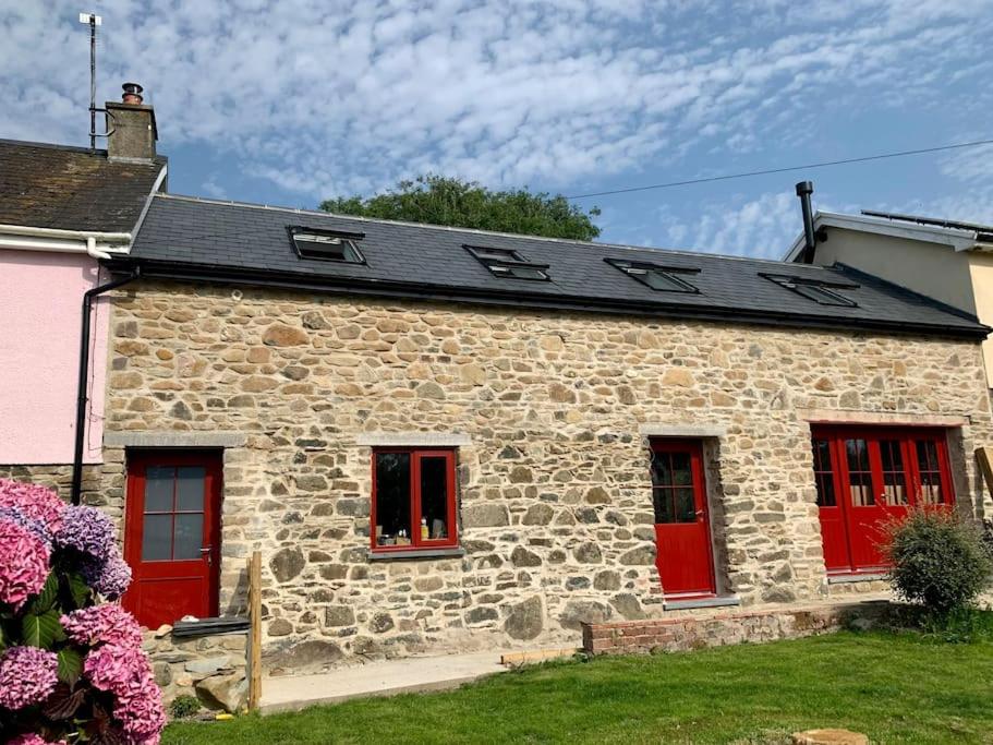 Cuddfan Fach - Pembrokeshire Stunning Barn near the Coastal Path