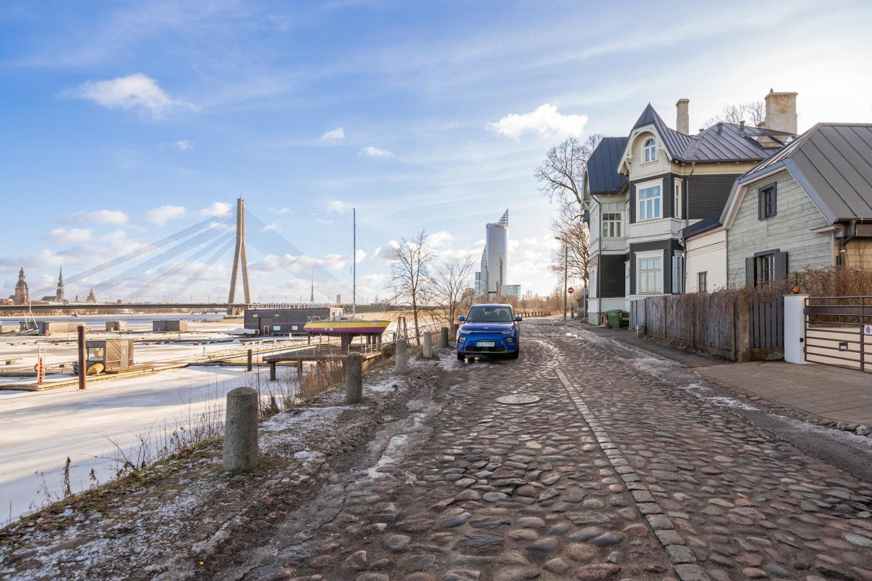 Riverside flat with a beautiful view over Rīga