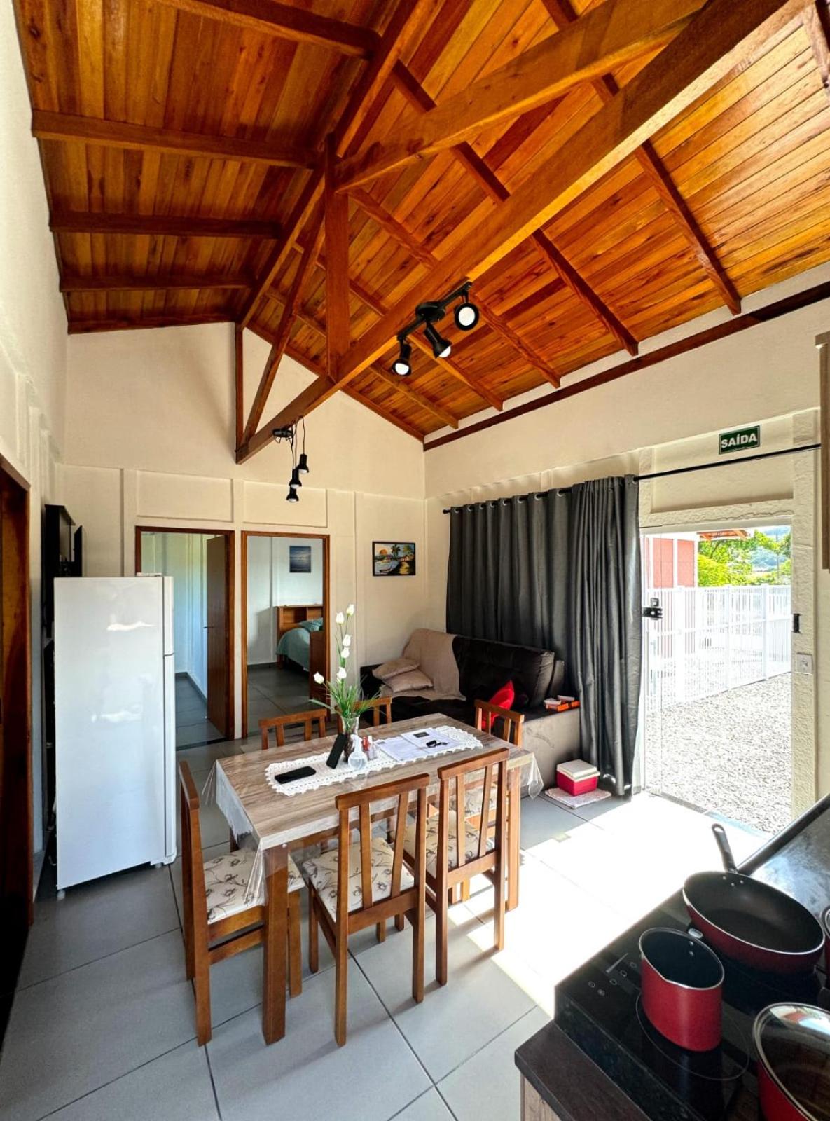 CASA CLIMATIZADA COM HIDROMASSAGEM PRÓXIMO BETO CARRERO E PRAIAS - Casa 2 DuMar Hospedagem