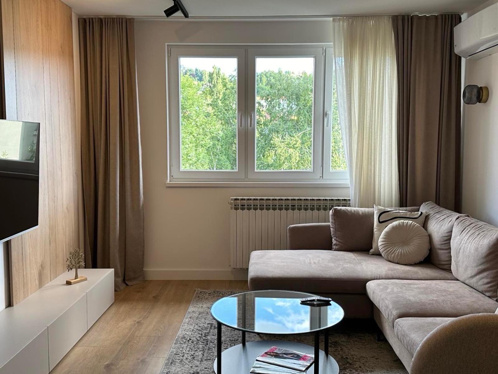 Apartman Avanti - blizina centra,besplatan parking i balkon