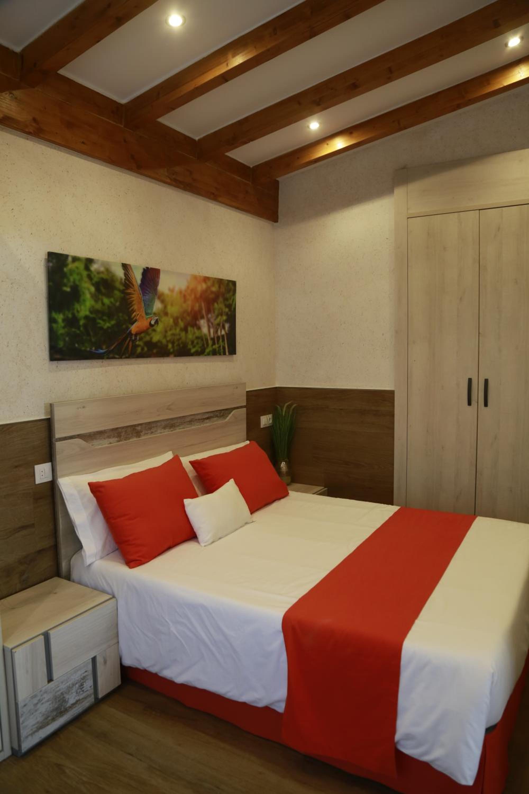 Apartamentos La Arena