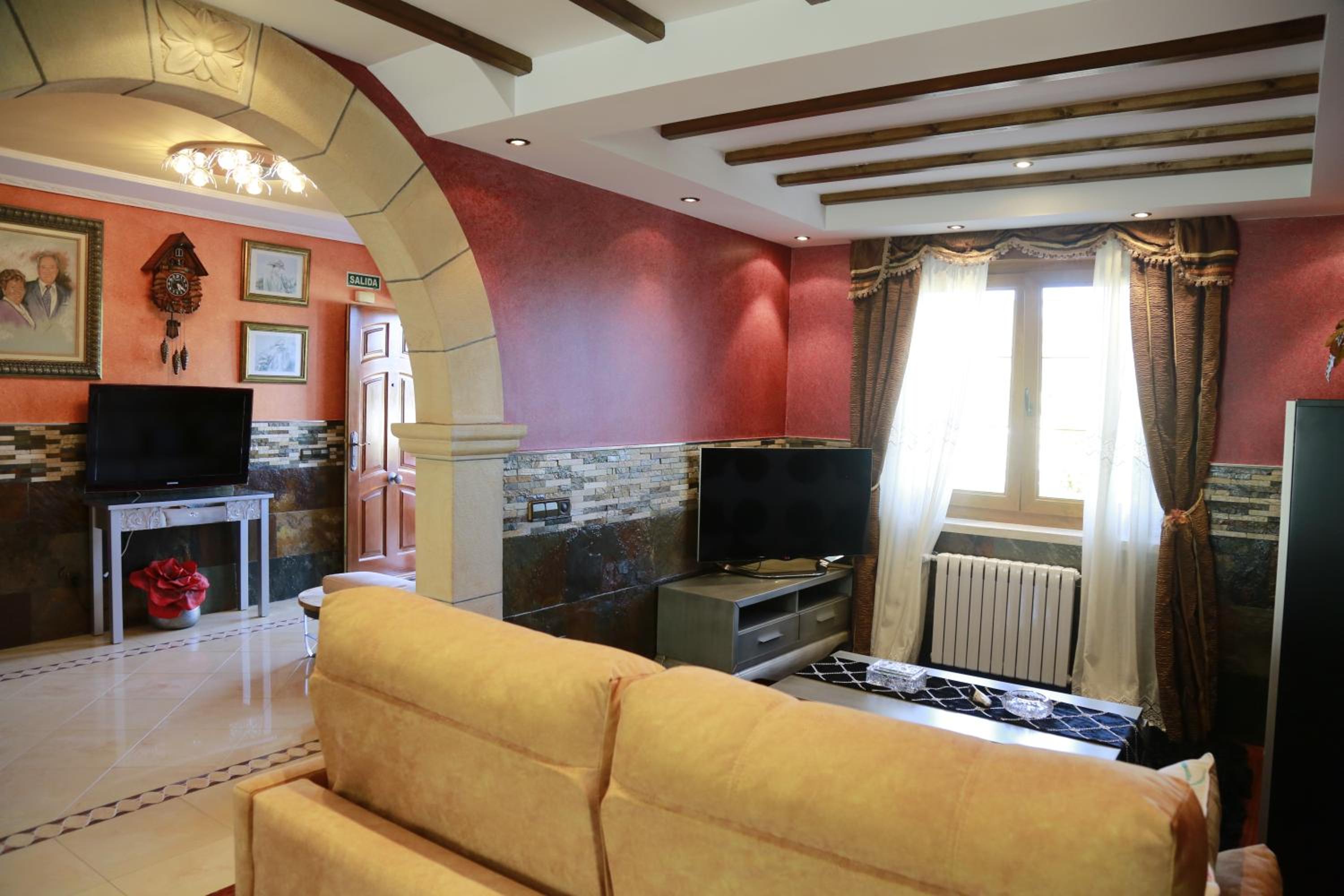 Apartamentos La Arena