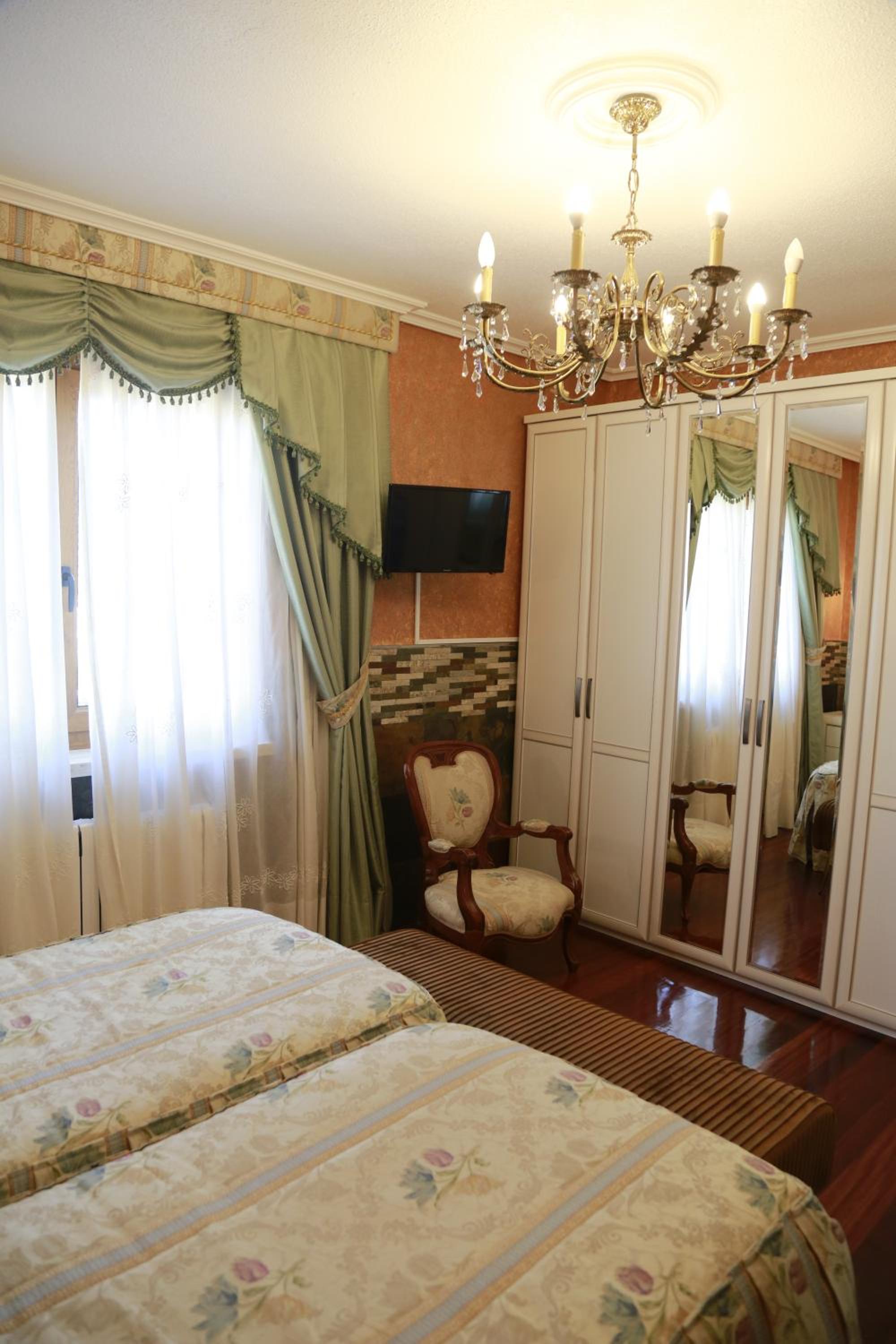 Apartamentos La Arena