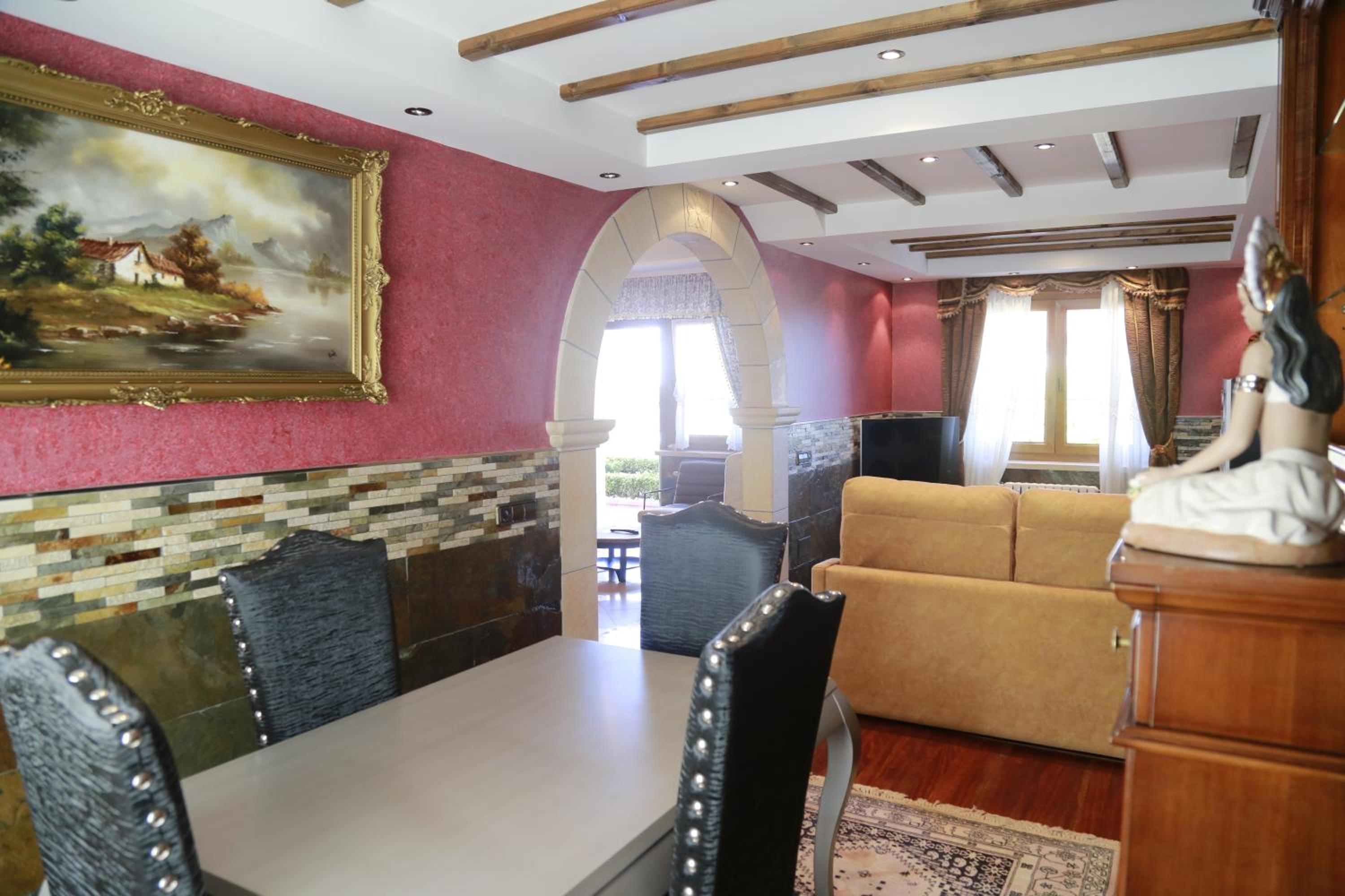 Apartamentos La Arena