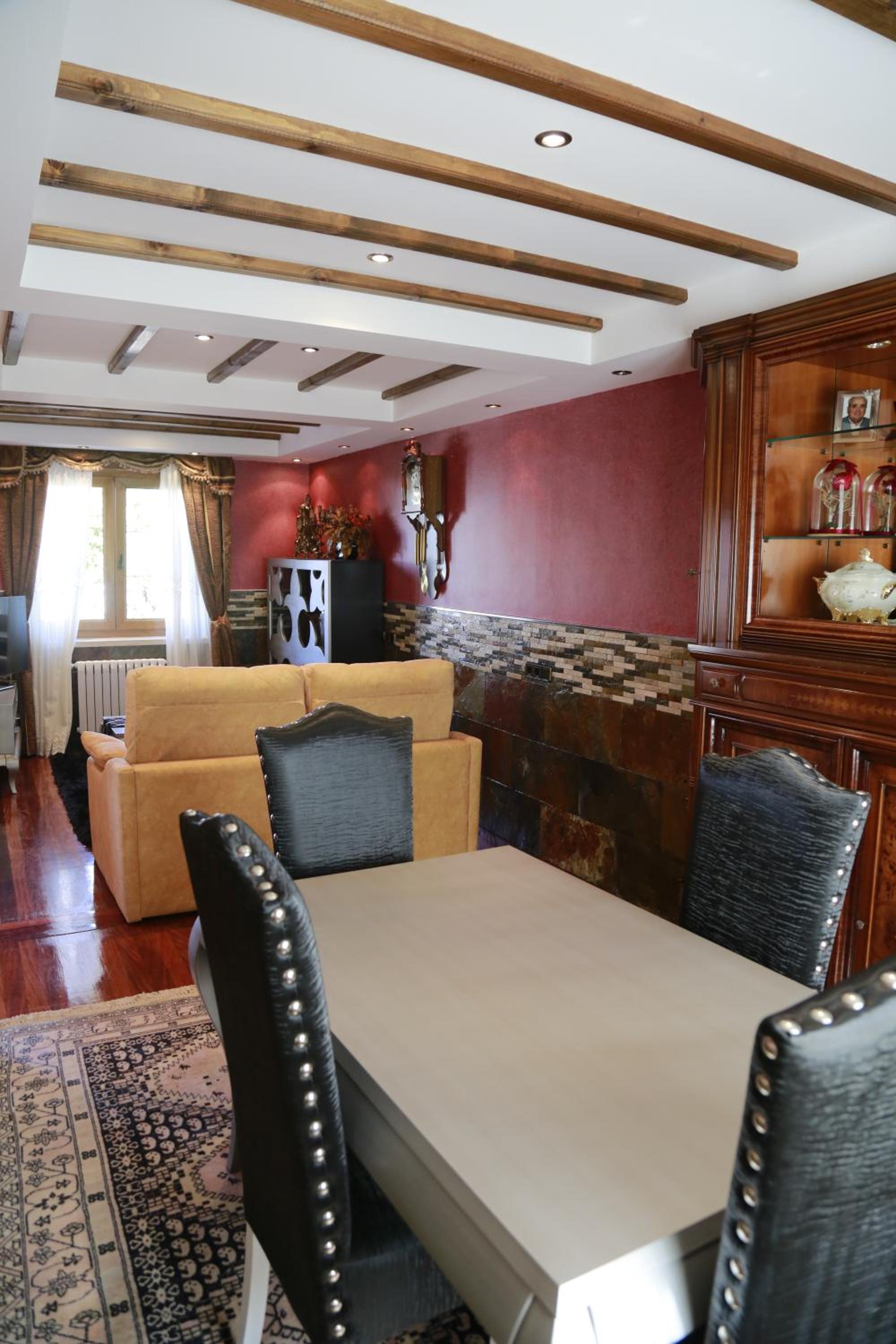 Apartamentos La Arena