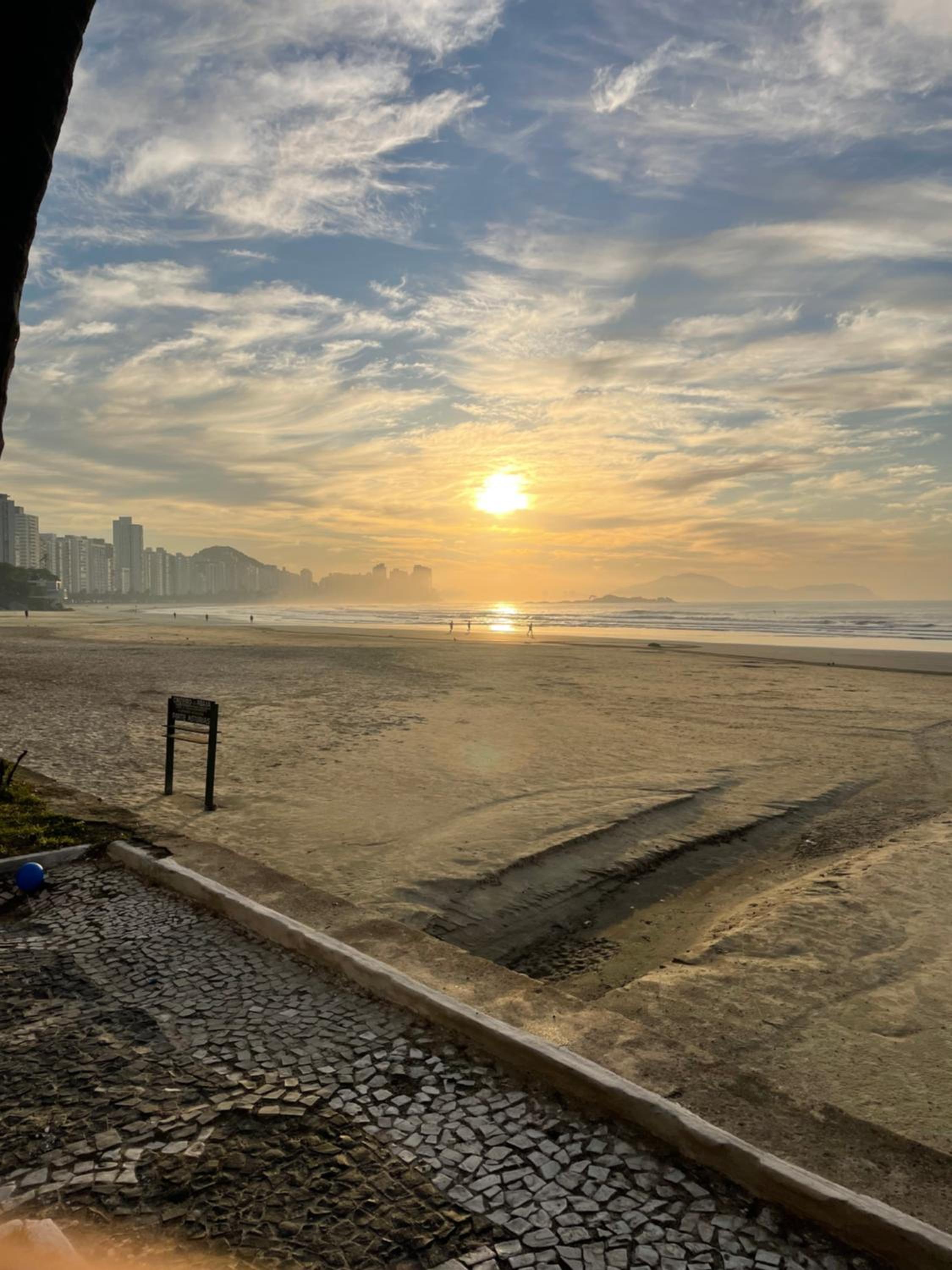 Condomínio edifício Prota no Guarujá - 80 M da praia