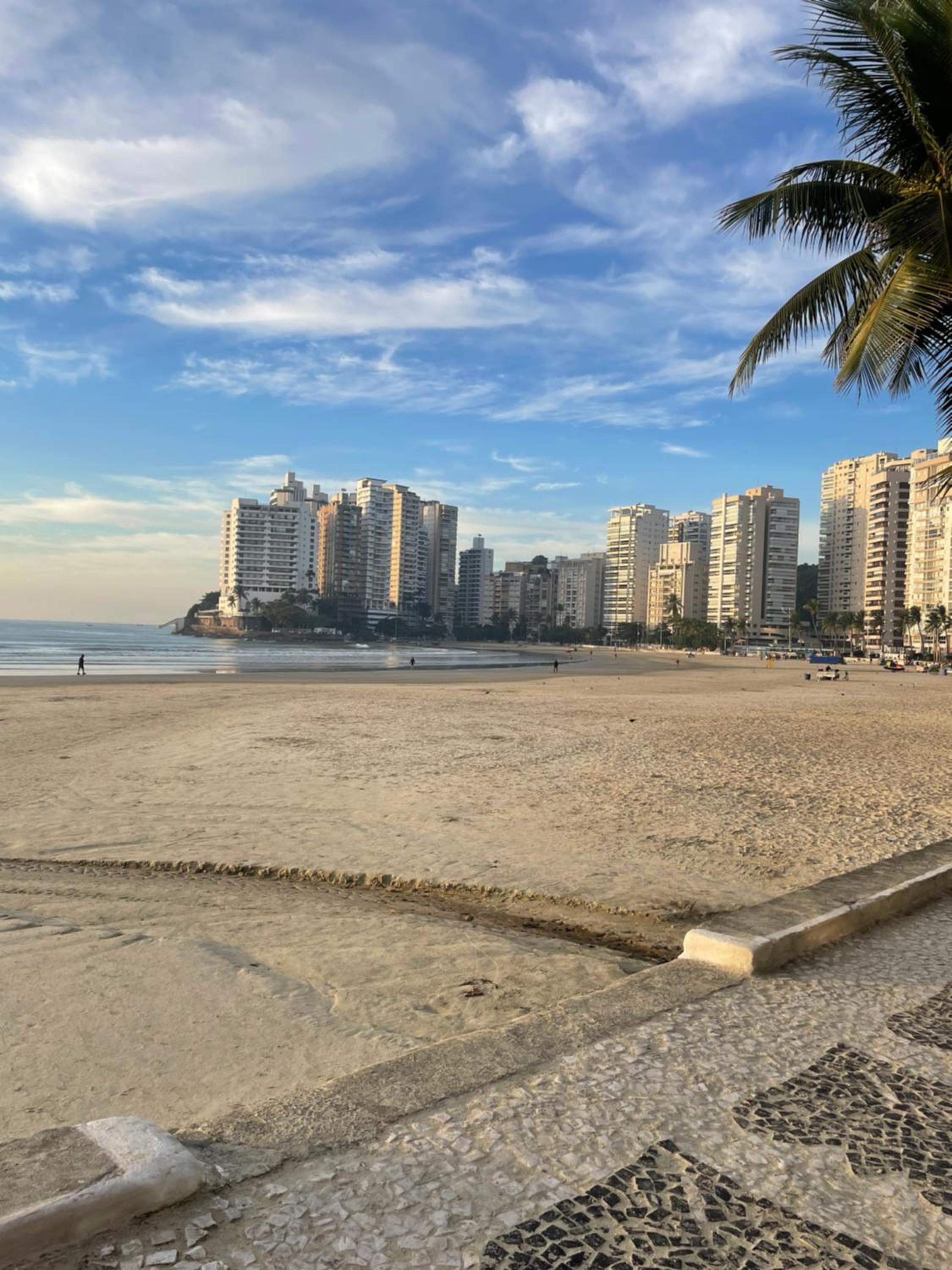 Condomínio edifício Prota no Guarujá - 80 M da praia