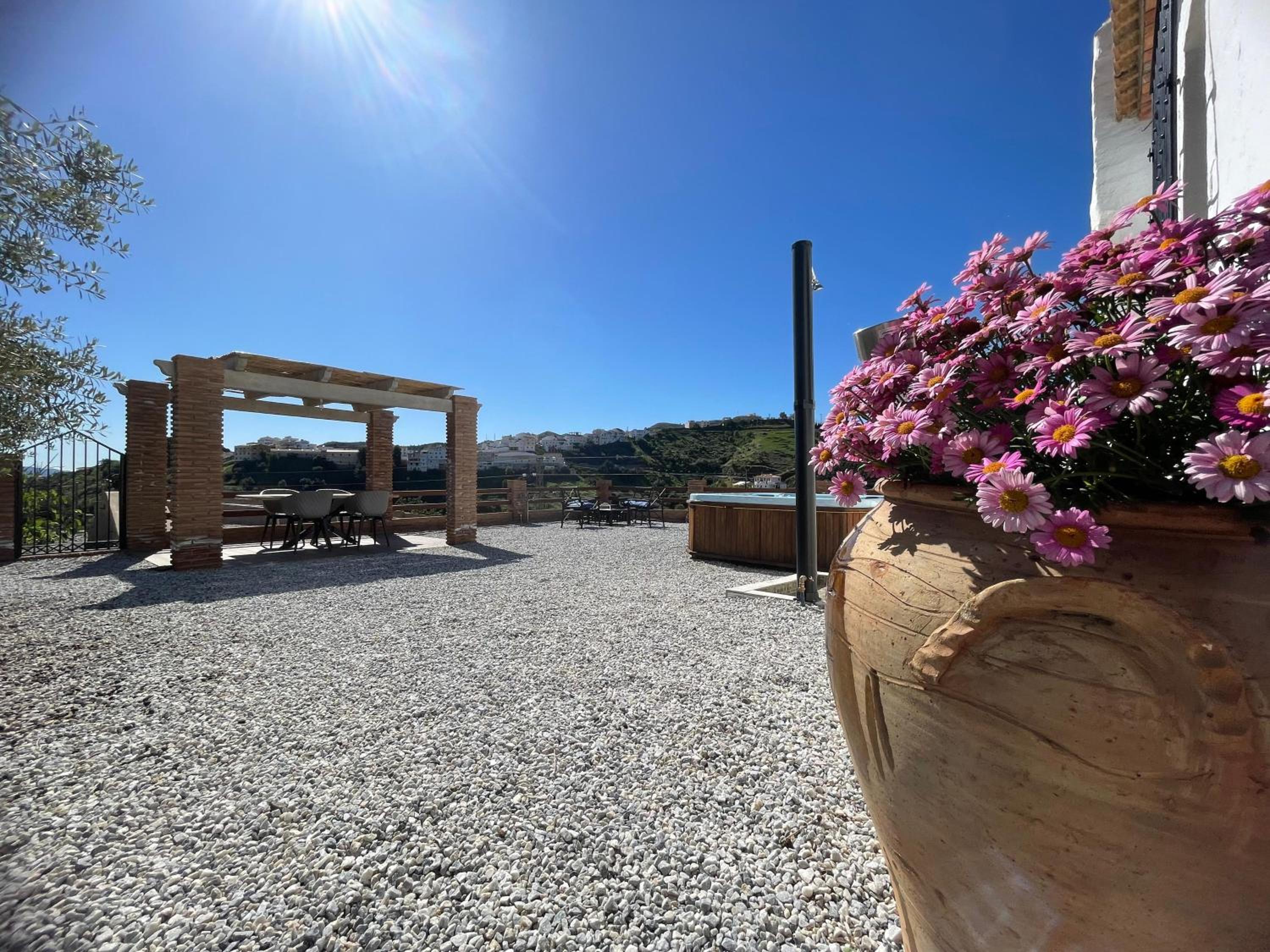 Evans Realty BQ Casa Vallejo & Jacuzzi & BBQ & Vistas