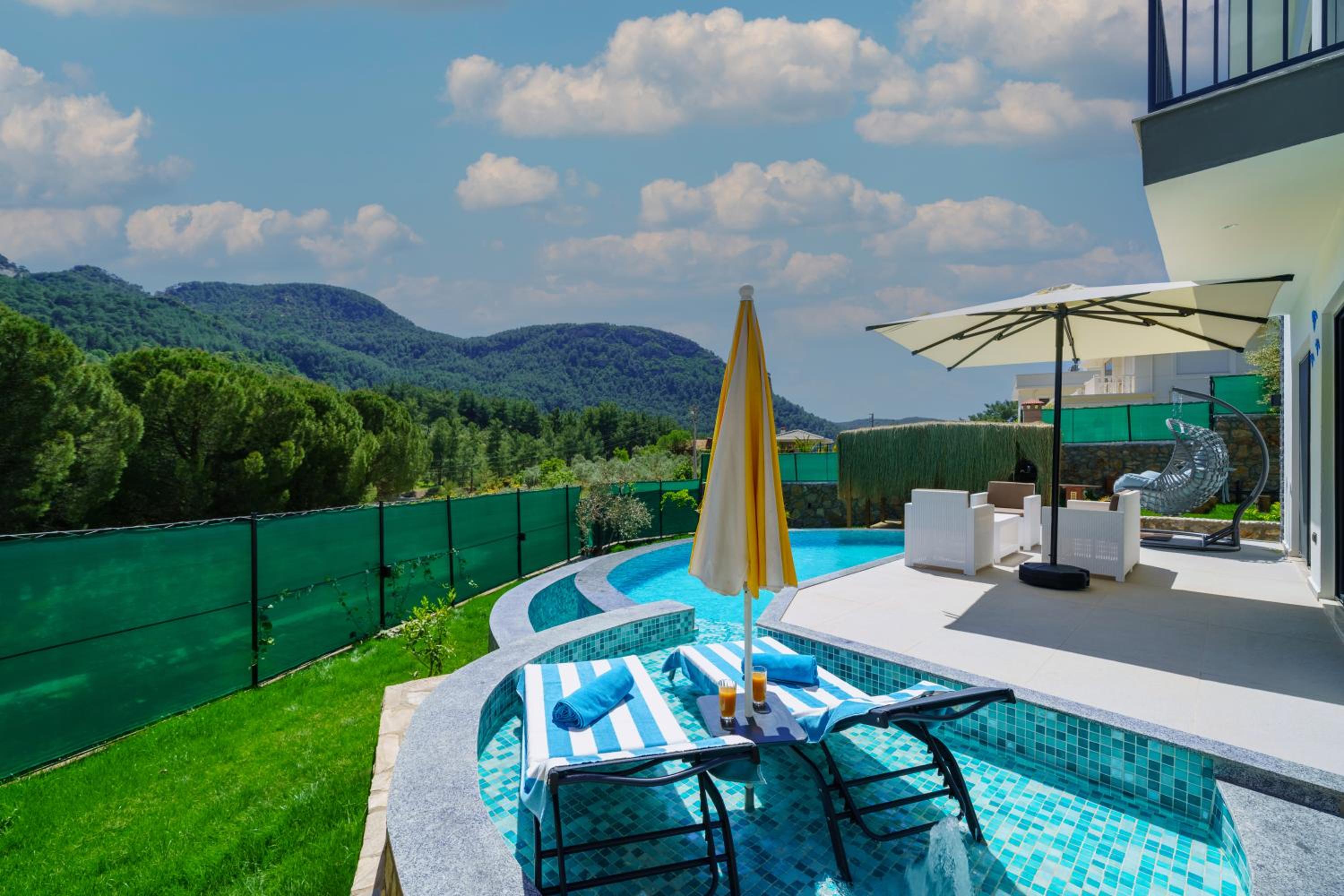 Loop House - Luxury Villa with Pool in YeşilÜzümlü view 5