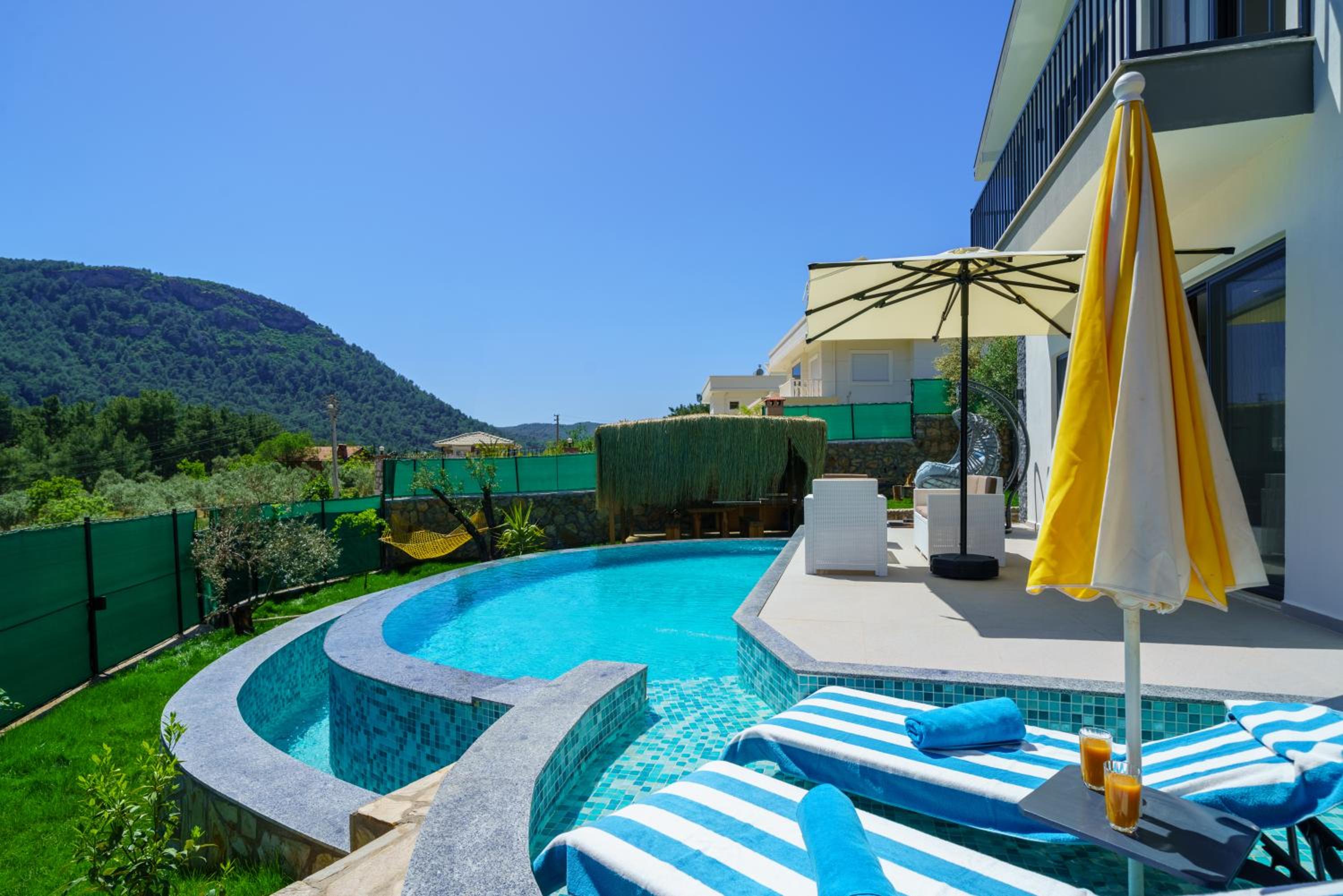 Loop House - Luxury Villa with Pool in YeşilÜzümlü view 4