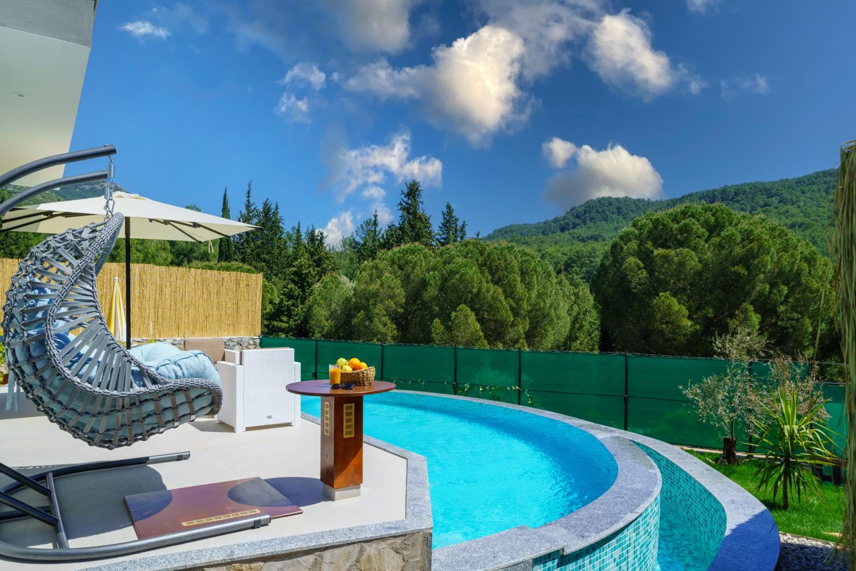 Loop House - Luxury Villa with Pool in YeşilÜzümlü view 3